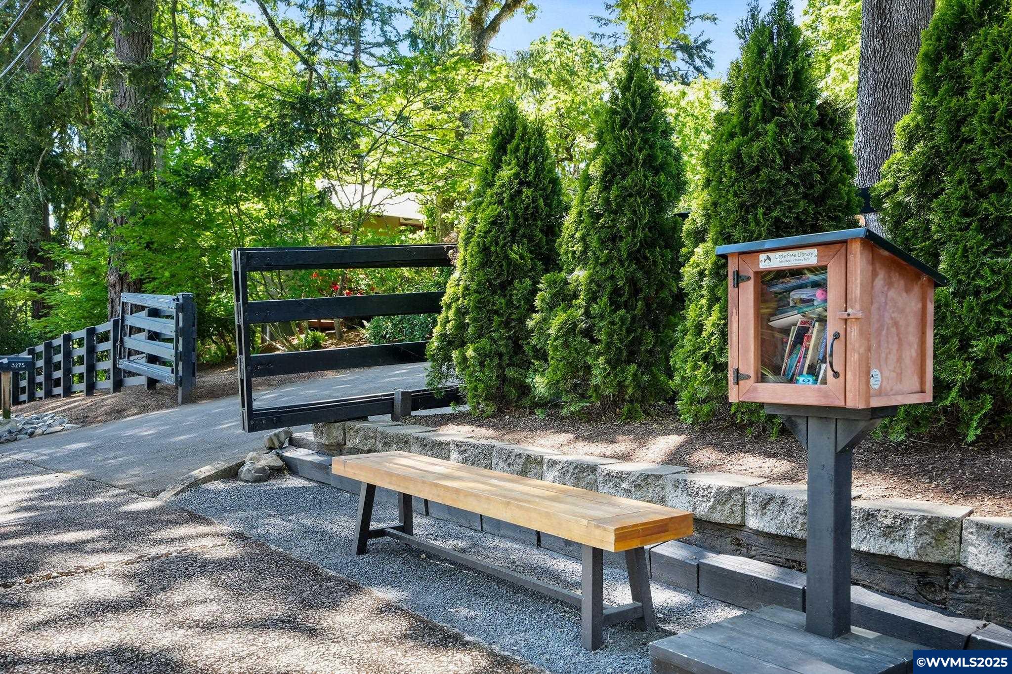 Salem, Oregon 97302, United States, 4 Bedrooms Bedrooms, ,4 BathroomsBathrooms,Residential,Pending,124608