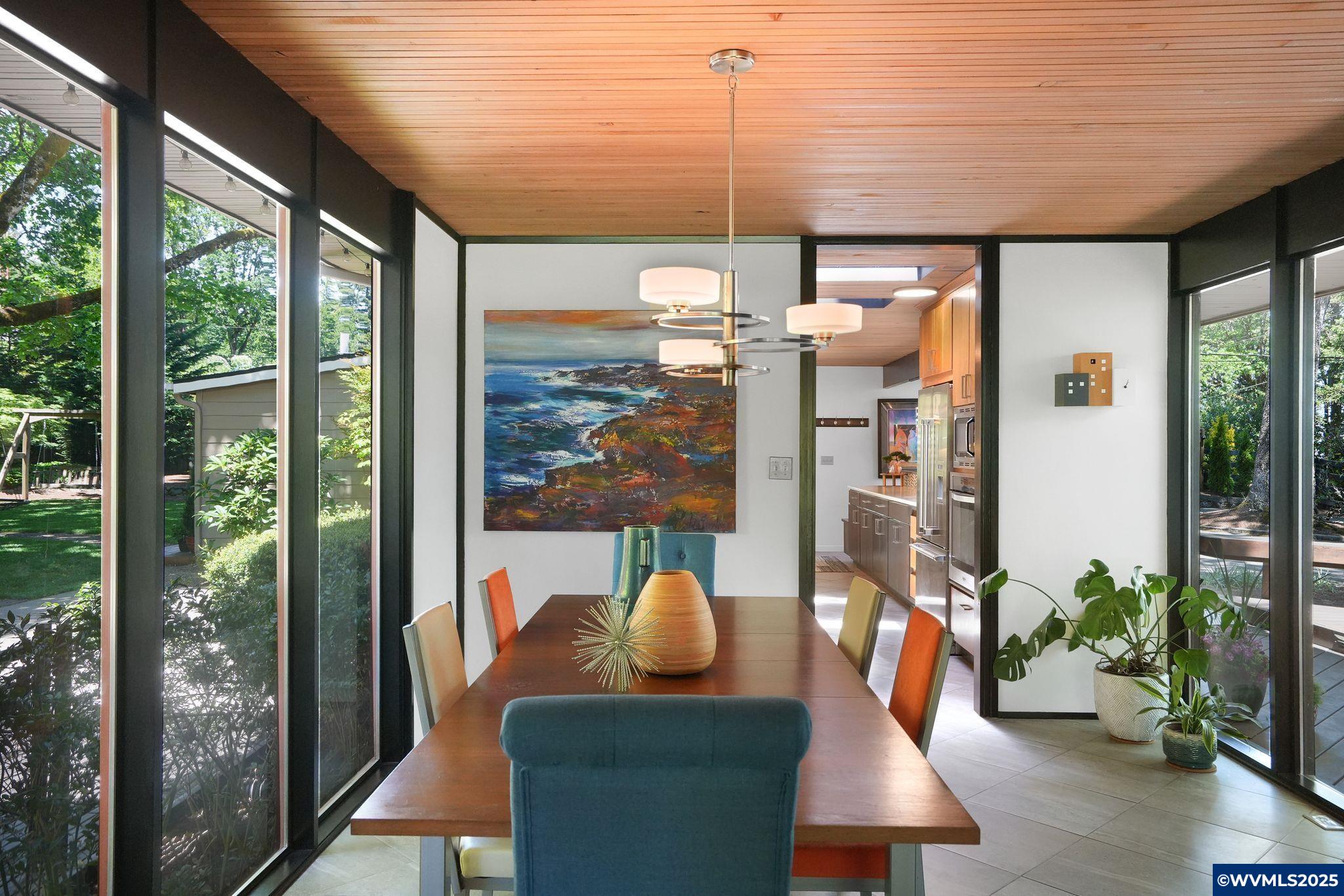 Salem, Oregon 97302, United States, 4 Bedrooms Bedrooms, ,4 BathroomsBathrooms,Residential,Pending,124608