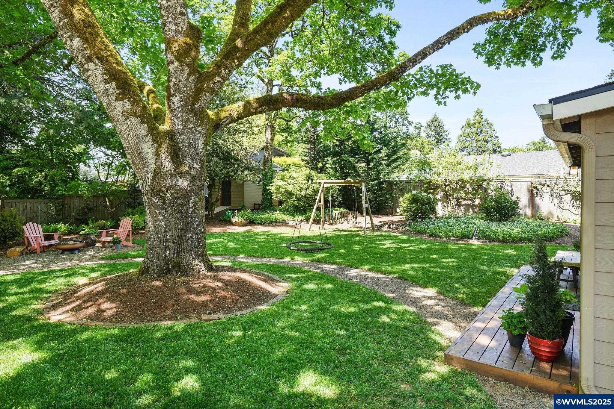 Salem, Oregon 97302, United States, 4 Bedrooms Bedrooms, ,4 BathroomsBathrooms,Residential,Pending,124608