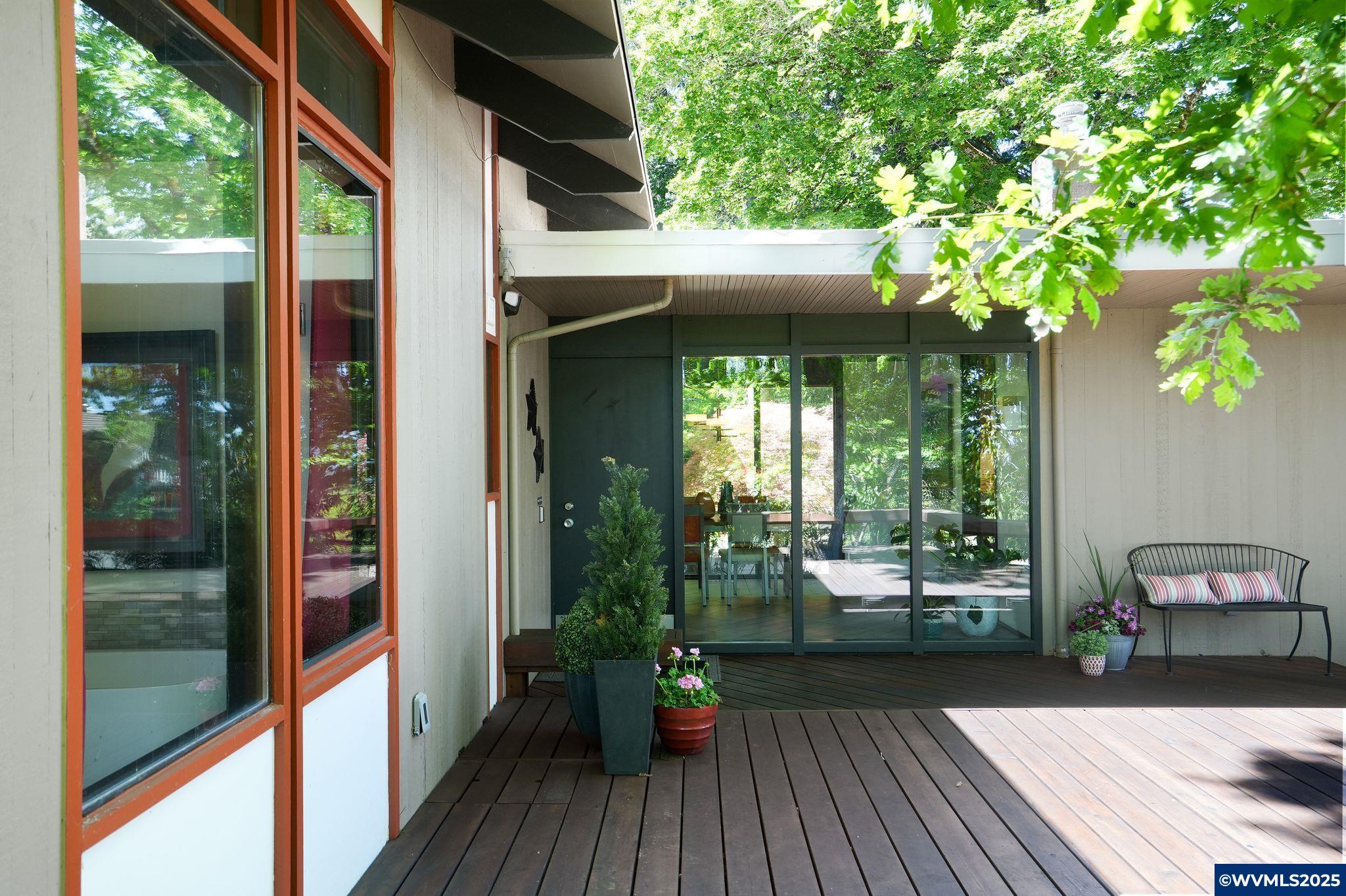 Salem, Oregon 97302, United States, 4 Bedrooms Bedrooms, ,4 BathroomsBathrooms,Residential,Pending,124608