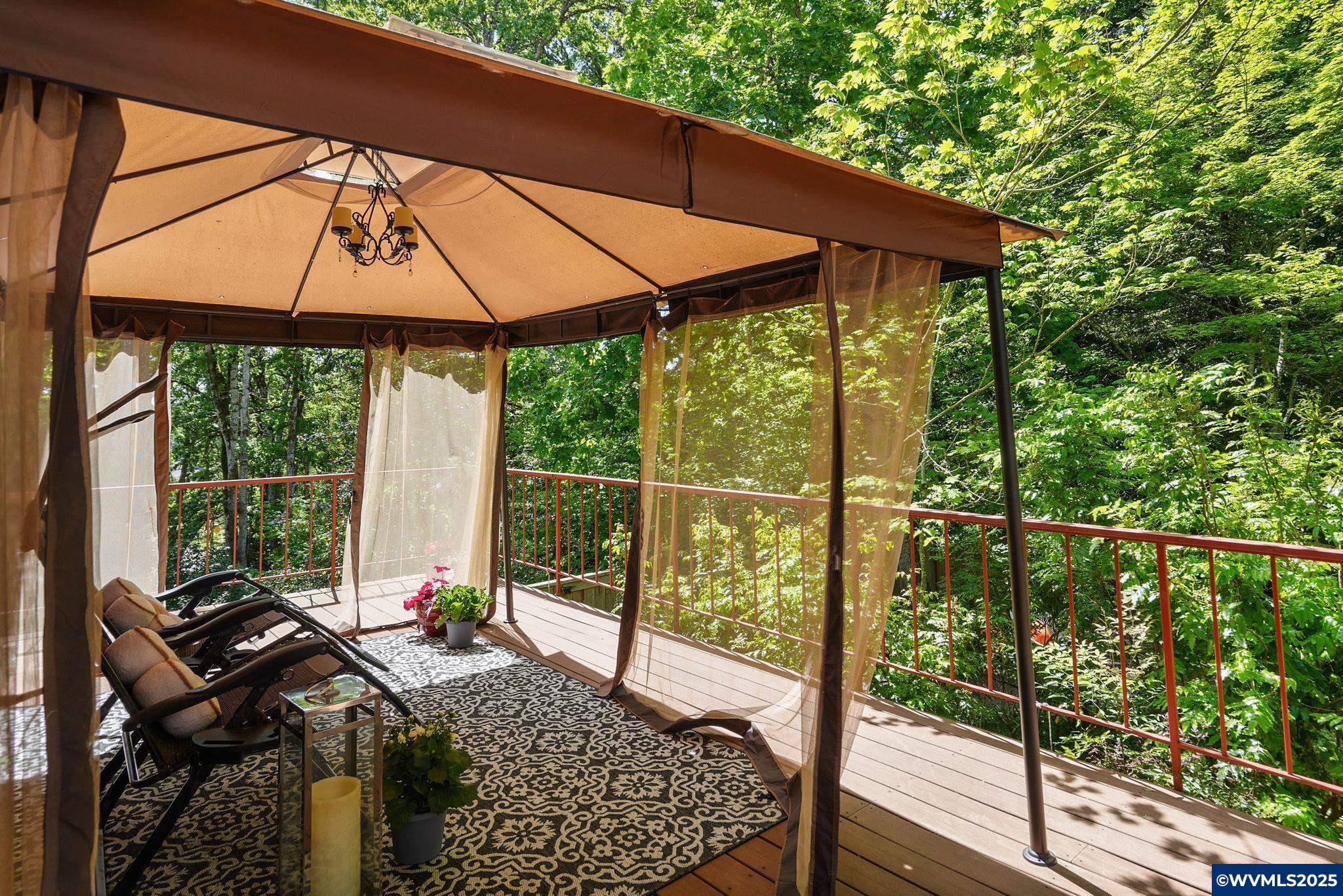 Salem, Oregon 97302, United States, 4 Bedrooms Bedrooms, ,4 BathroomsBathrooms,Residential,Pending,124608