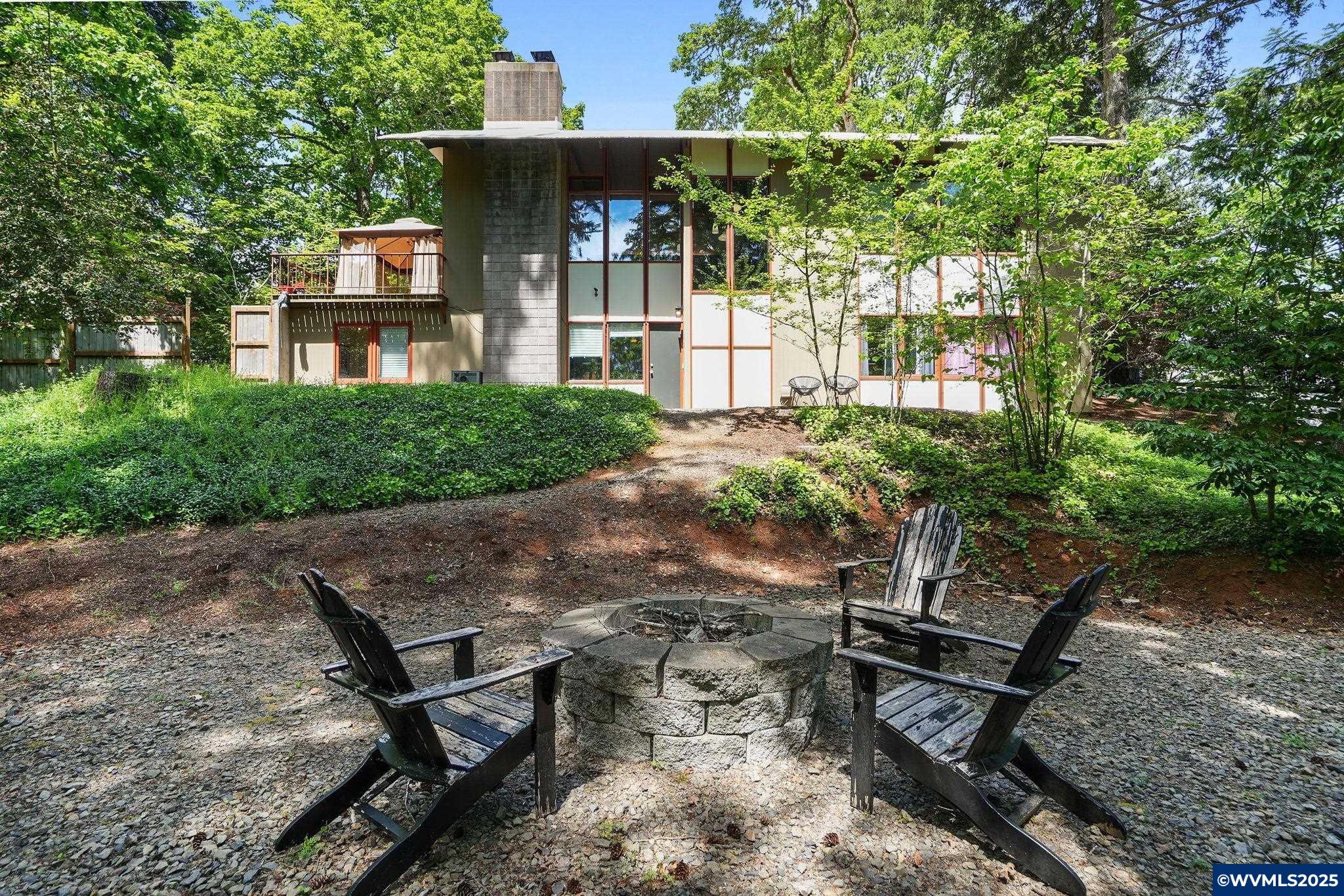 Salem, Oregon 97302, United States, 4 Bedrooms Bedrooms, ,4 BathroomsBathrooms,Residential,Pending,124608