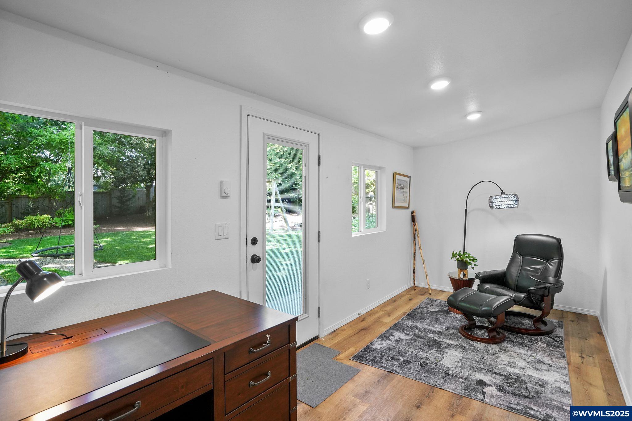 Salem, Oregon 97302, United States, 4 Bedrooms Bedrooms, ,4 BathroomsBathrooms,Residential,Pending,124608