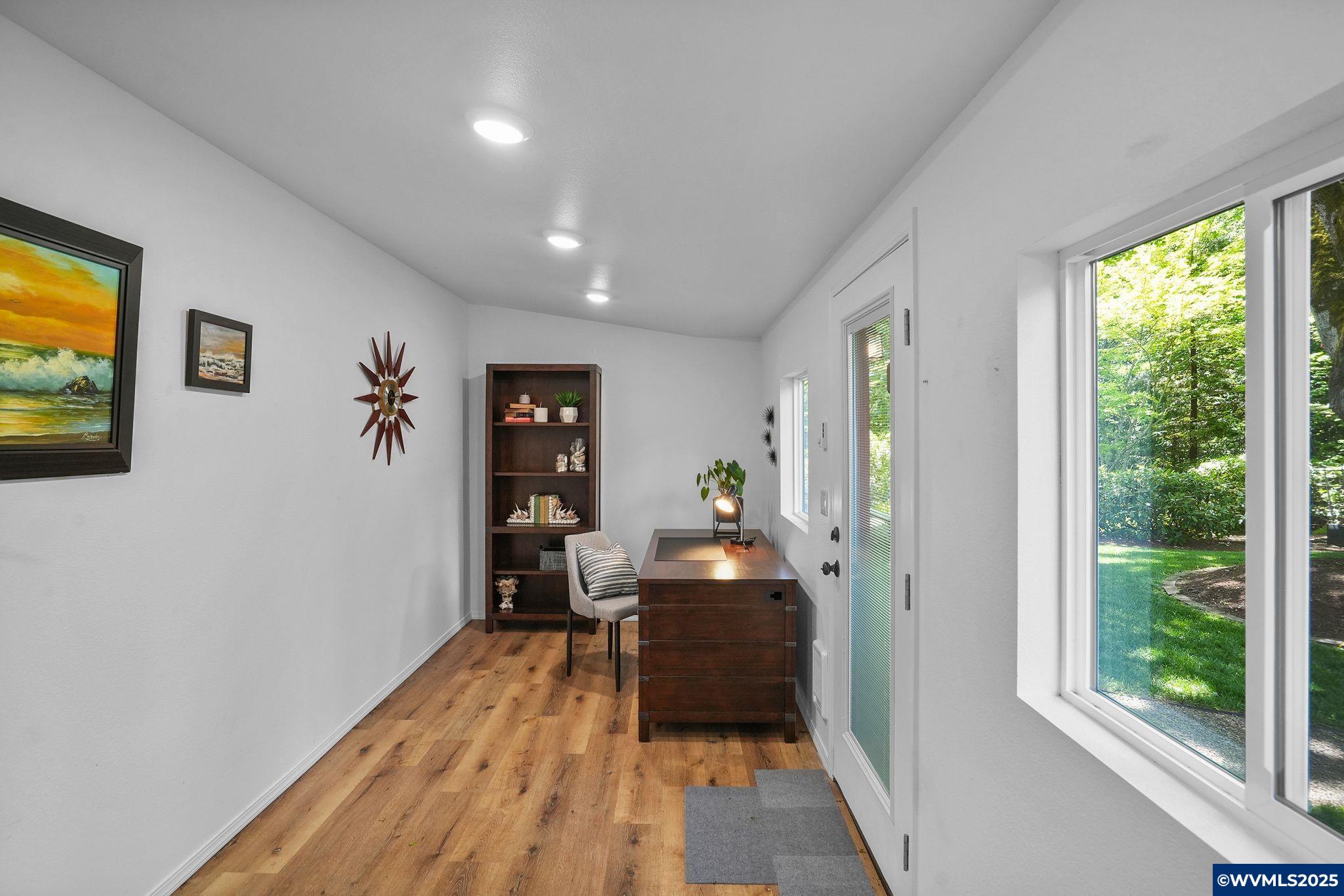 Salem, Oregon 97302, United States, 4 Bedrooms Bedrooms, ,4 BathroomsBathrooms,Residential,Pending,124608