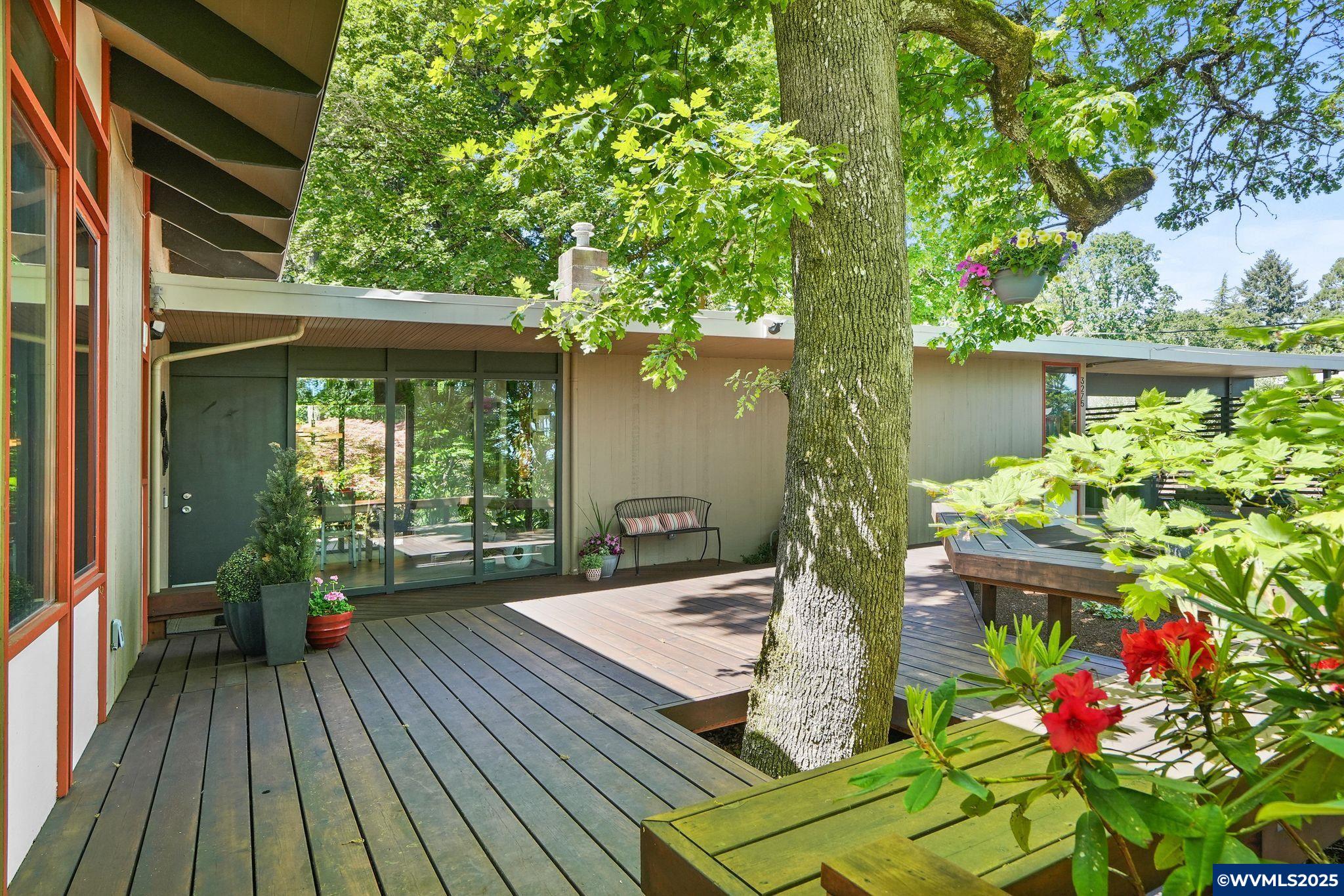 Salem, Oregon 97302, United States, 4 Bedrooms Bedrooms, ,4 BathroomsBathrooms,Residential,Pending,124608