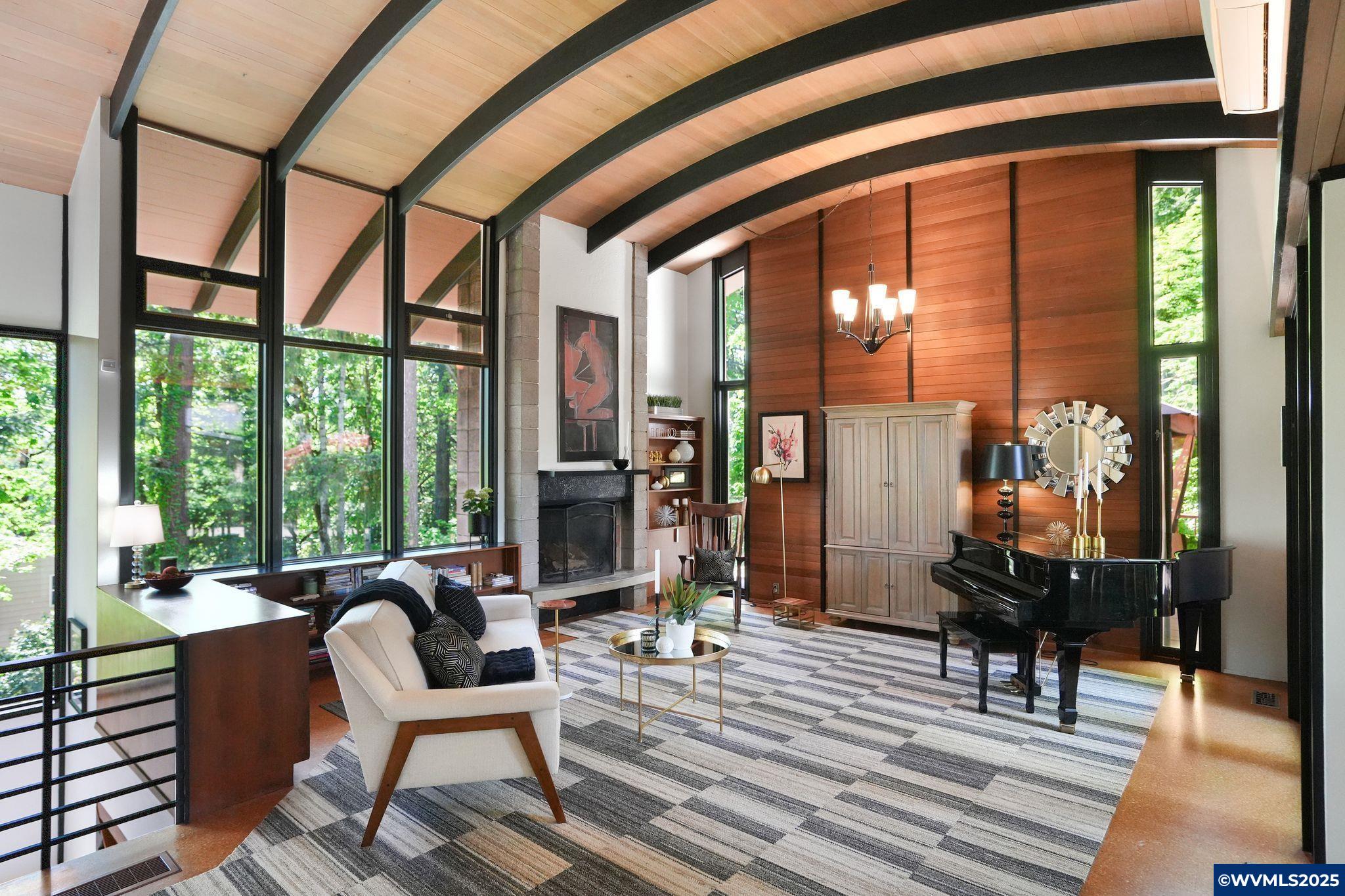 Salem, Oregon 97302, United States, 4 Bedrooms Bedrooms, ,4 BathroomsBathrooms,Residential,Pending,124608