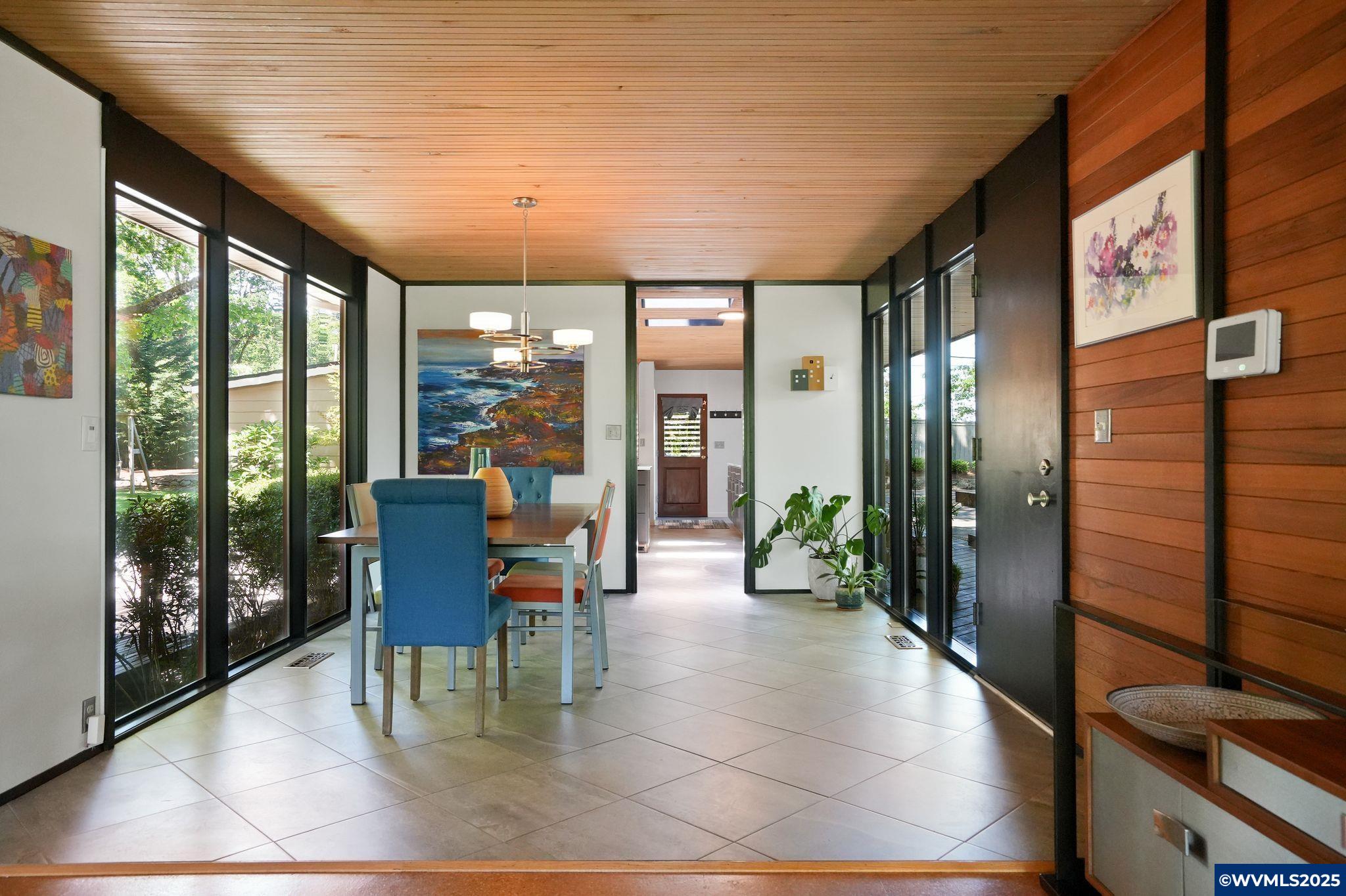 Salem, Oregon 97302, United States, 4 Bedrooms Bedrooms, ,4 BathroomsBathrooms,Residential,Pending,124608