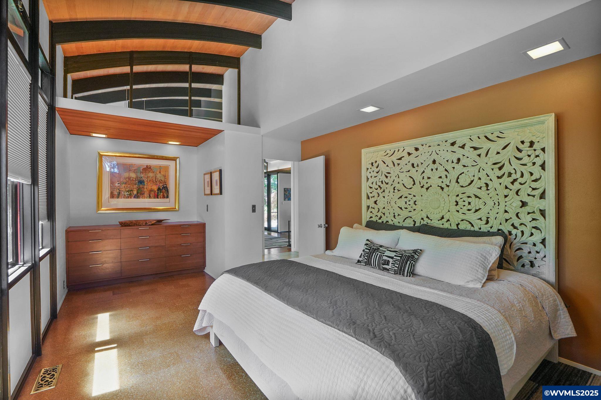 Salem, Oregon 97302, United States, 4 Bedrooms Bedrooms, ,4 BathroomsBathrooms,Residential,Pending,124608