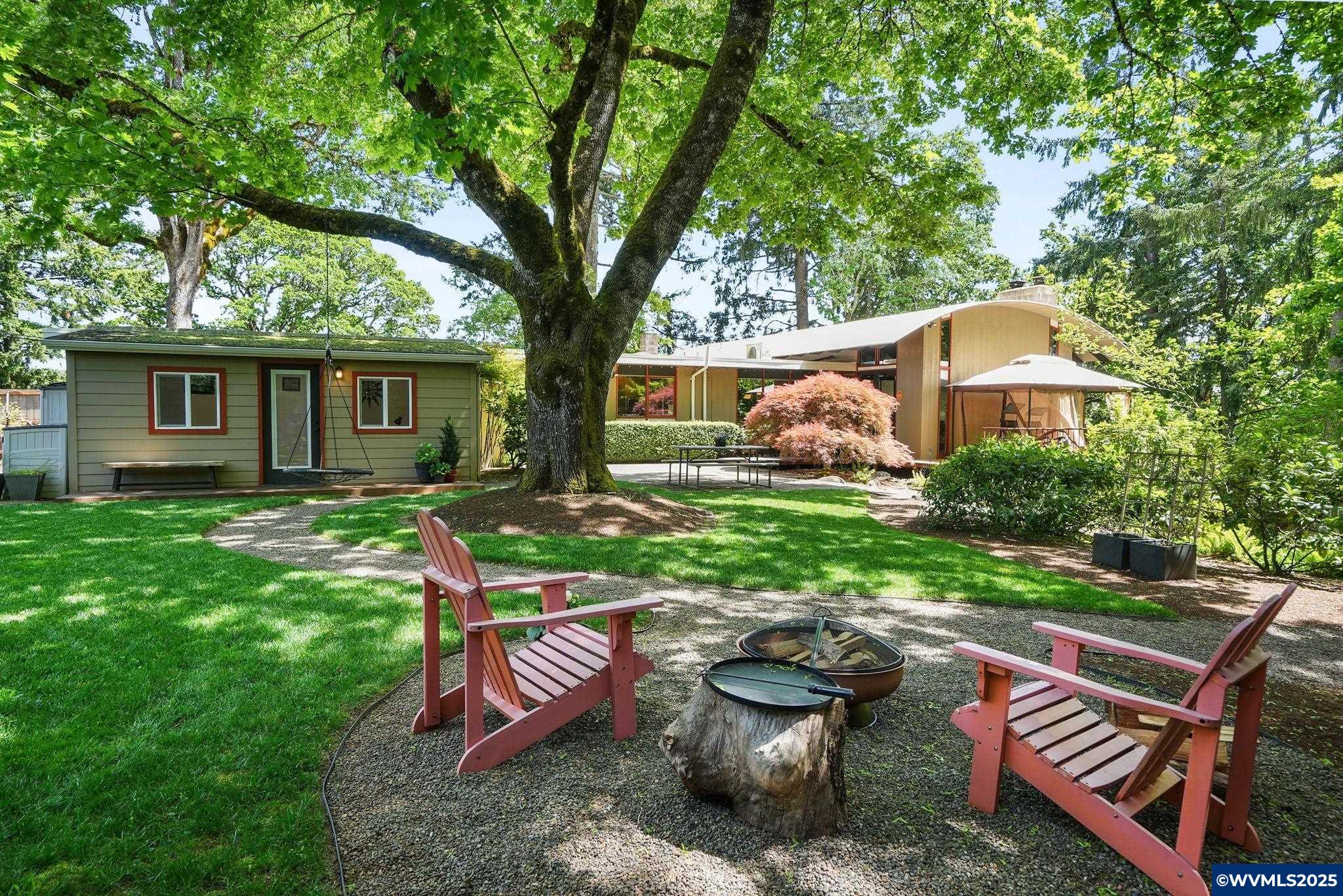 Salem, Oregon 97302, United States, 4 Bedrooms Bedrooms, ,4 BathroomsBathrooms,Residential,Pending,124608