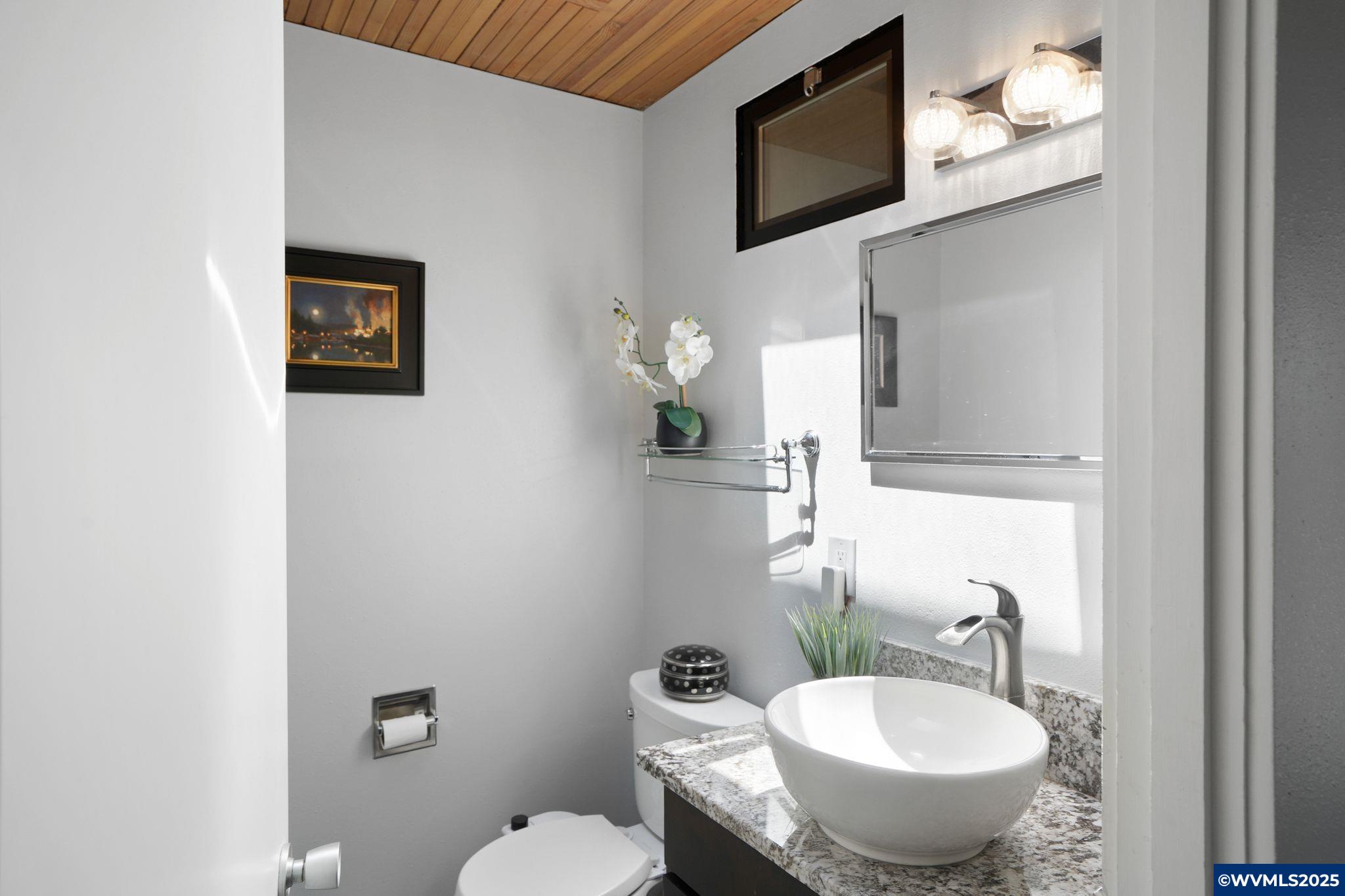 Salem, Oregon 97302, United States, 4 Bedrooms Bedrooms, ,4 BathroomsBathrooms,Residential,Pending,124608