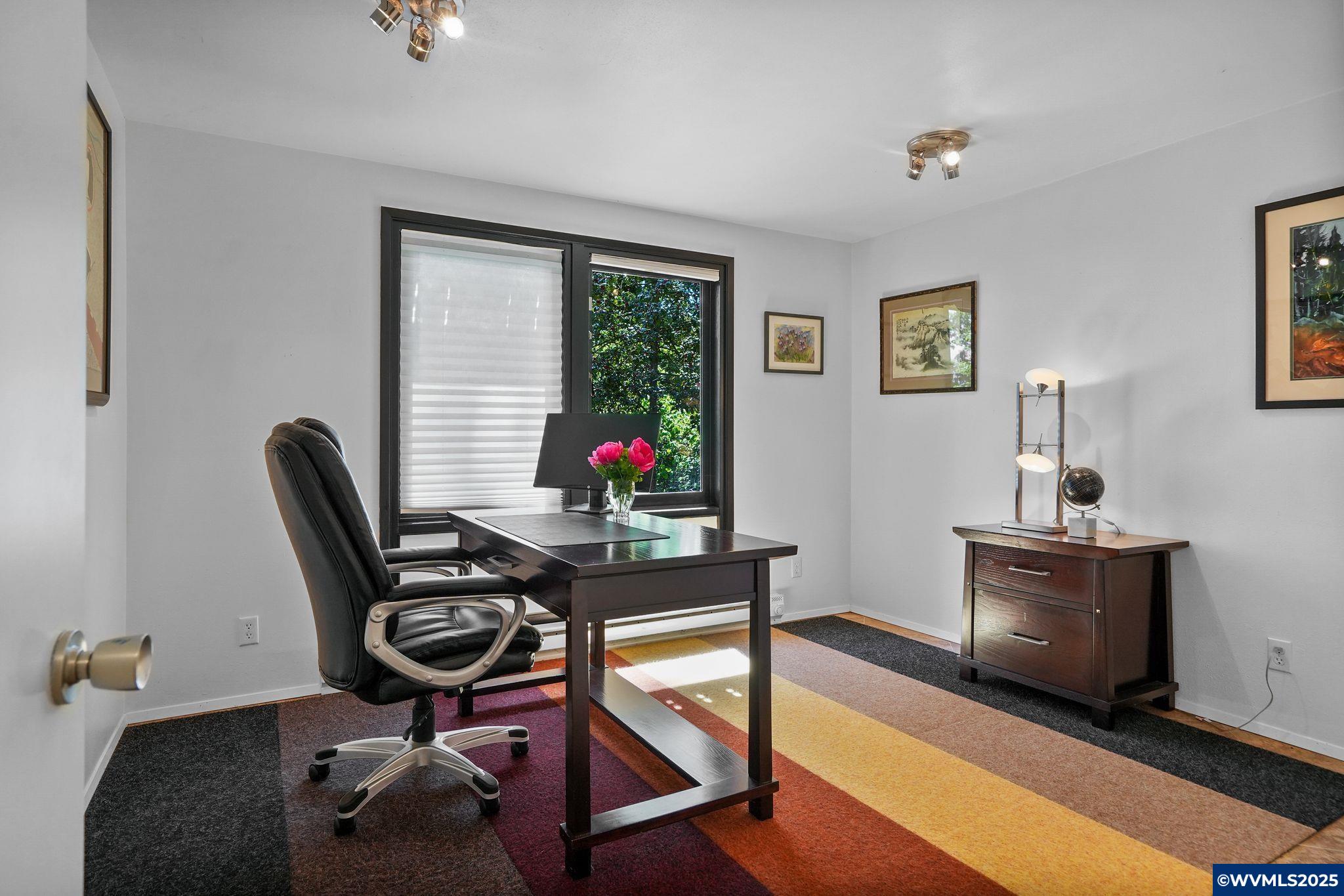 Salem, Oregon 97302, United States, 4 Bedrooms Bedrooms, ,4 BathroomsBathrooms,Residential,Pending,124608