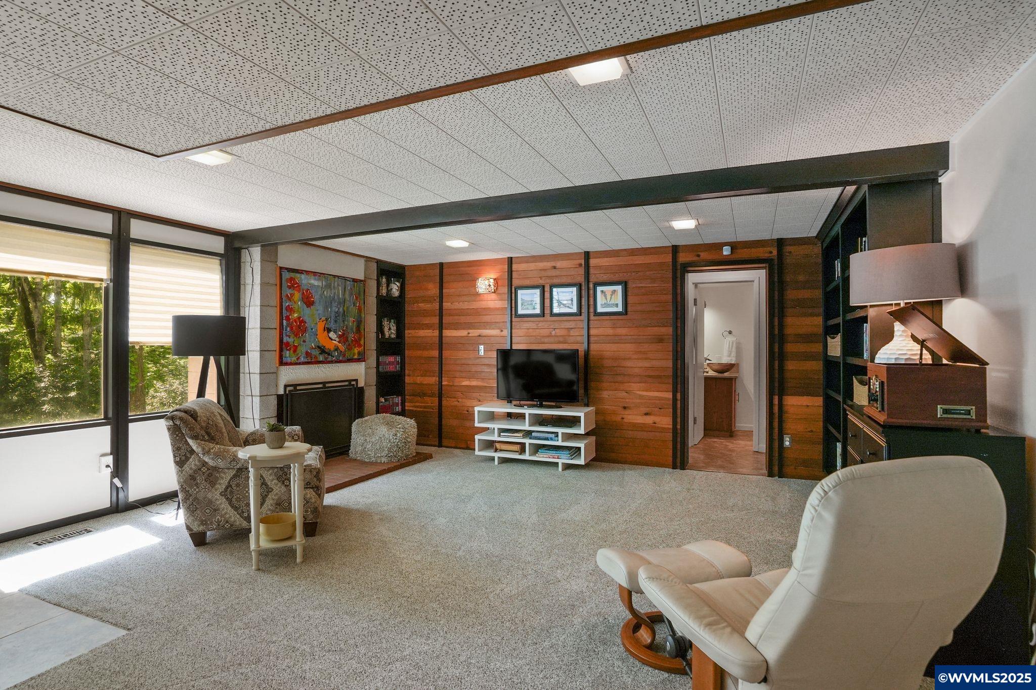 Salem, Oregon 97302, United States, 4 Bedrooms Bedrooms, ,4 BathroomsBathrooms,Residential,Pending,124608