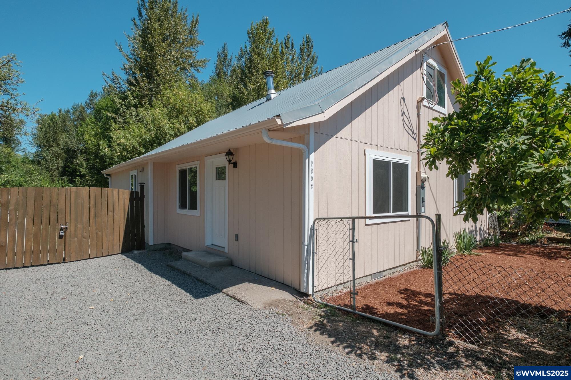 Sweet Home, Oregon 97386, United States, 3 Bedrooms Bedrooms, ,1 BathroomBathrooms,Residential,Active,189943