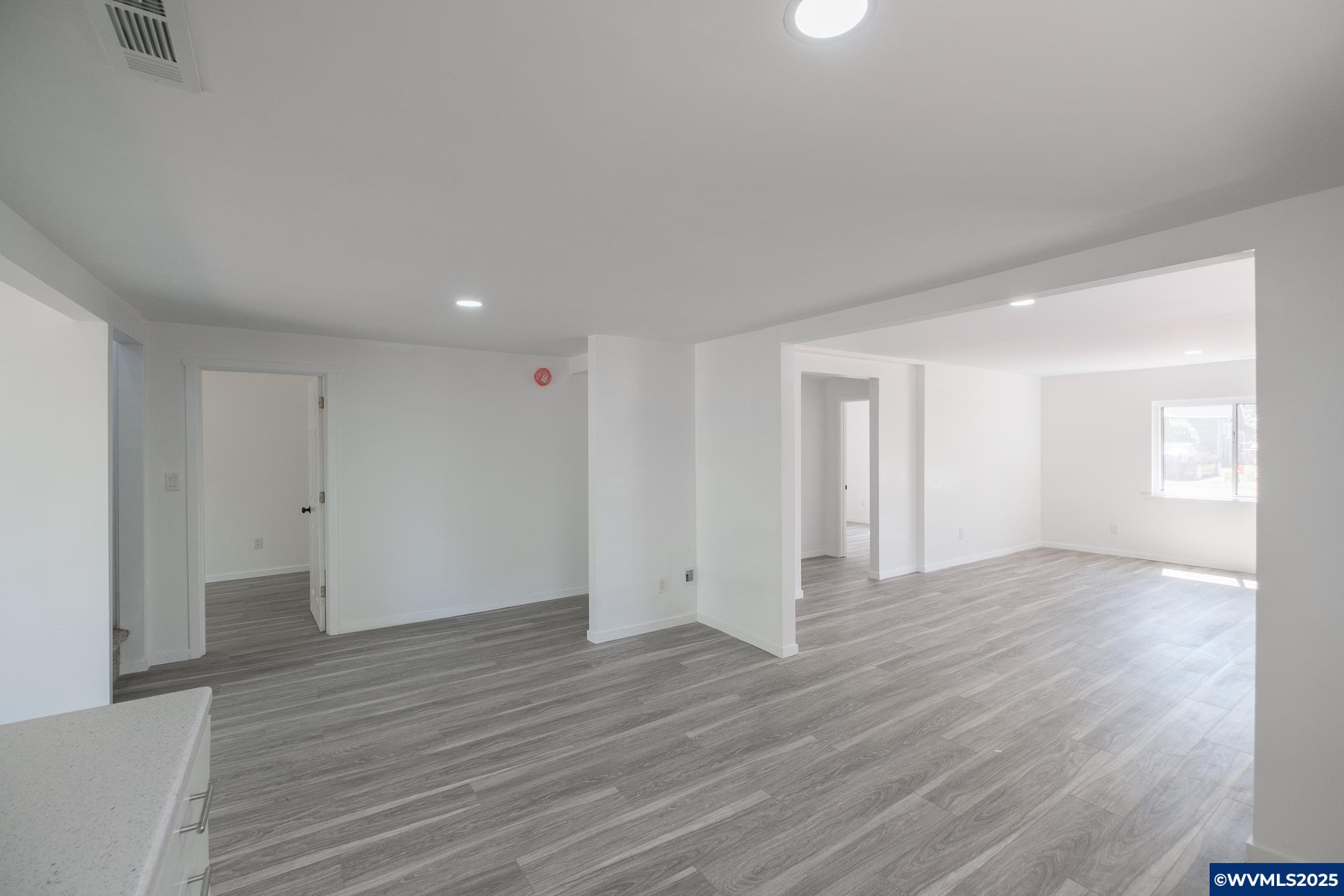 Sweet Home, Oregon 97386, United States, 3 Bedrooms Bedrooms, ,1 BathroomBathrooms,Residential,Active,189943