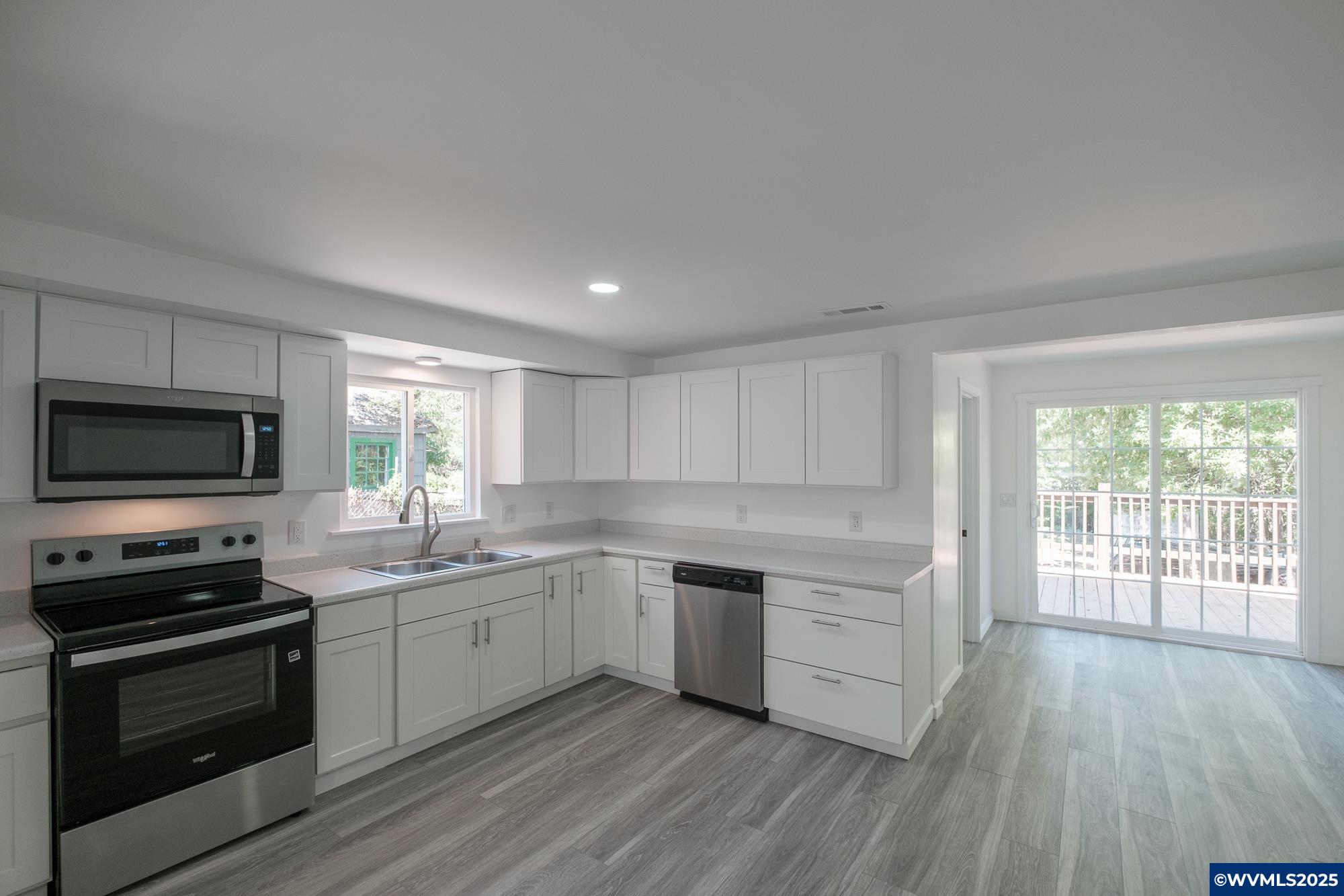 Sweet Home, Oregon 97386, United States, 3 Bedrooms Bedrooms, ,1 BathroomBathrooms,Residential,Active,189943