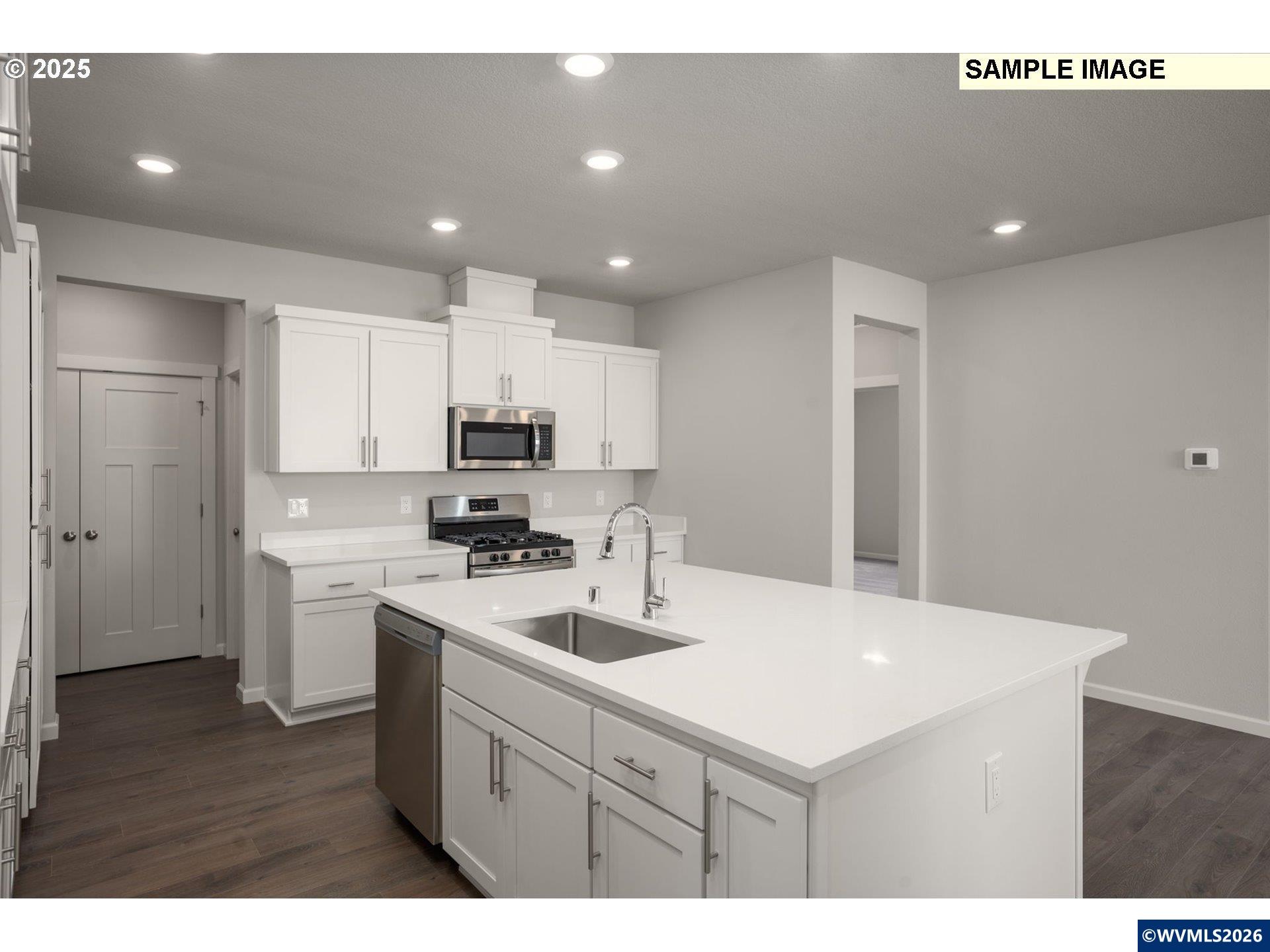 2674 Mt Saint Helens Av SE