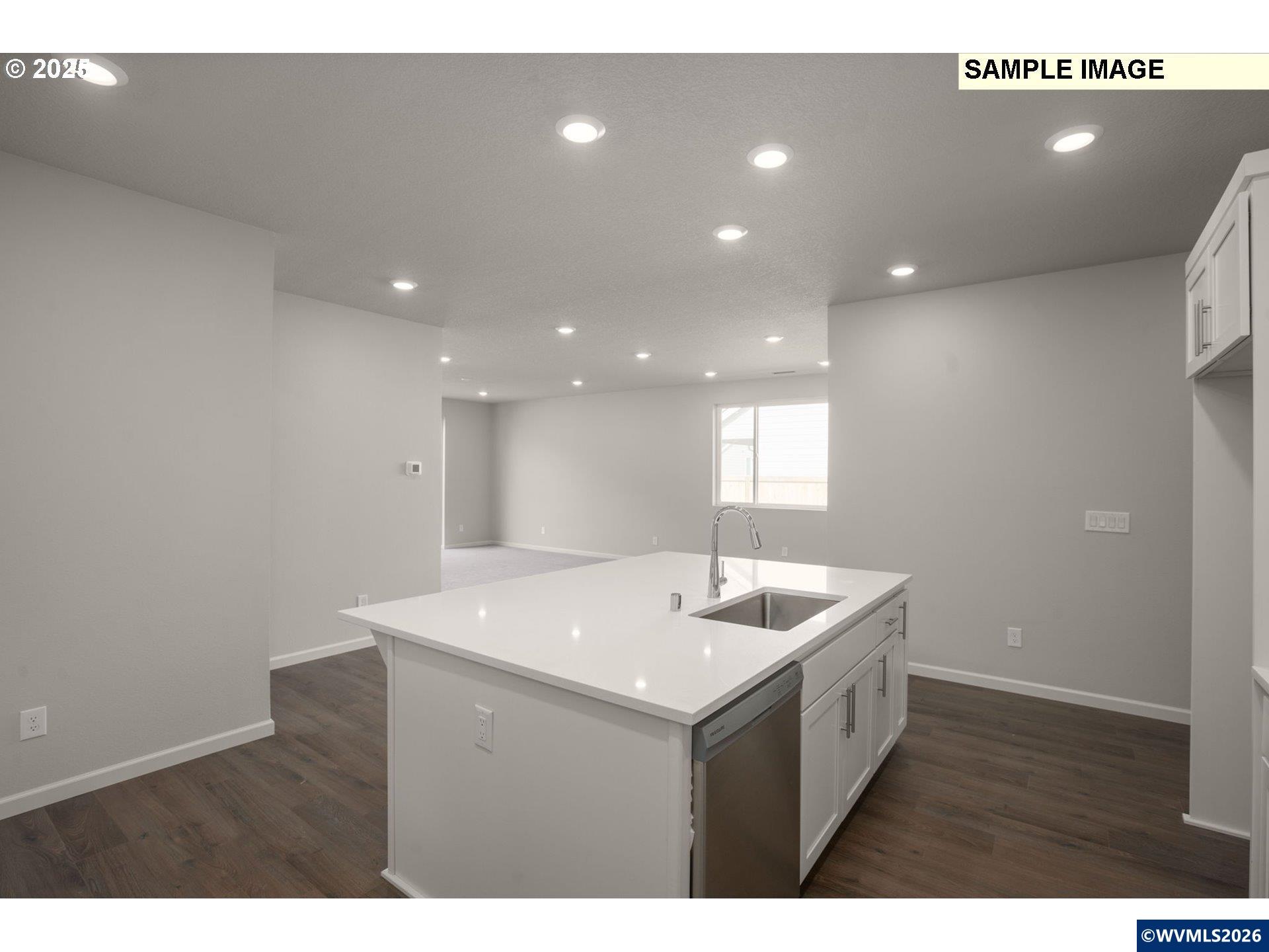 2674 Mt Saint Helens Av SE