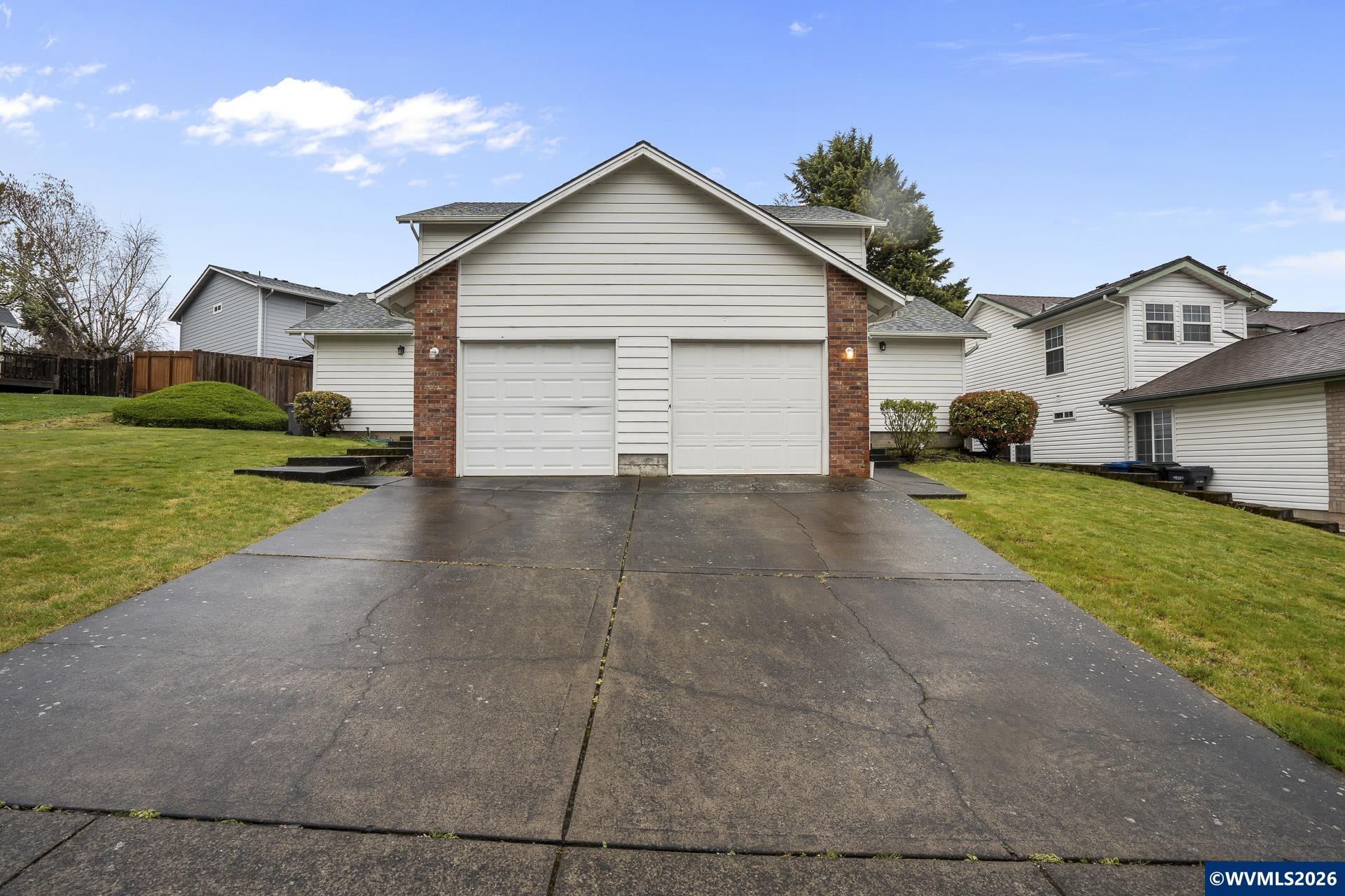 6946 Ridgetop (-6948) Dr NE