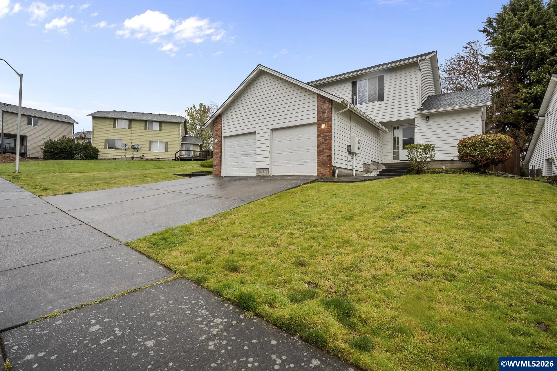 6946 Ridgetop (-6948) Dr NE