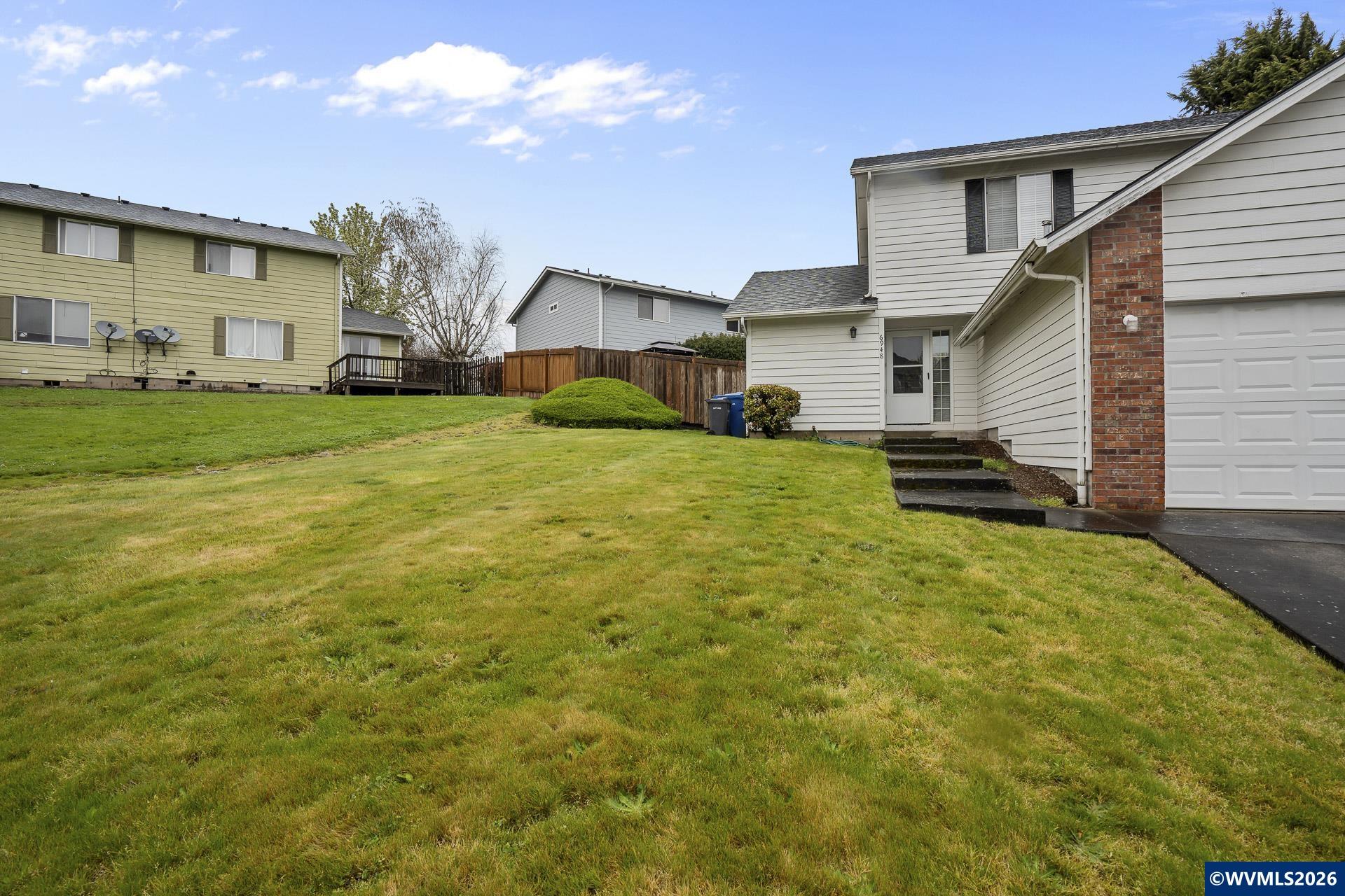 6946 Ridgetop (-6948) Dr NE