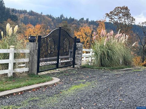 4555 Lobo Ln NE Silverton OR 97381