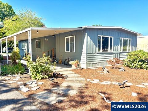 1935 Icabod St NE Salem OR 97305