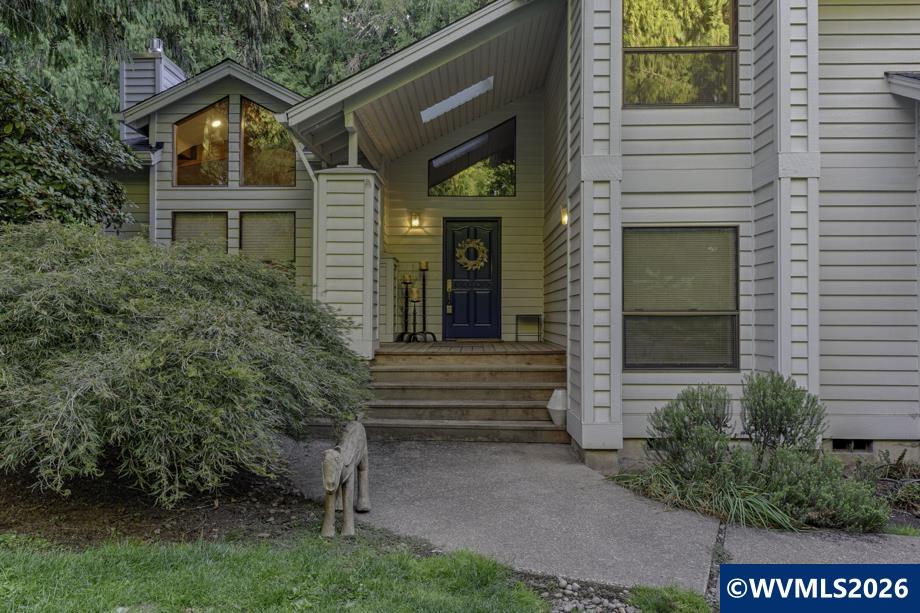 13032 Mapleleaf Ct NE