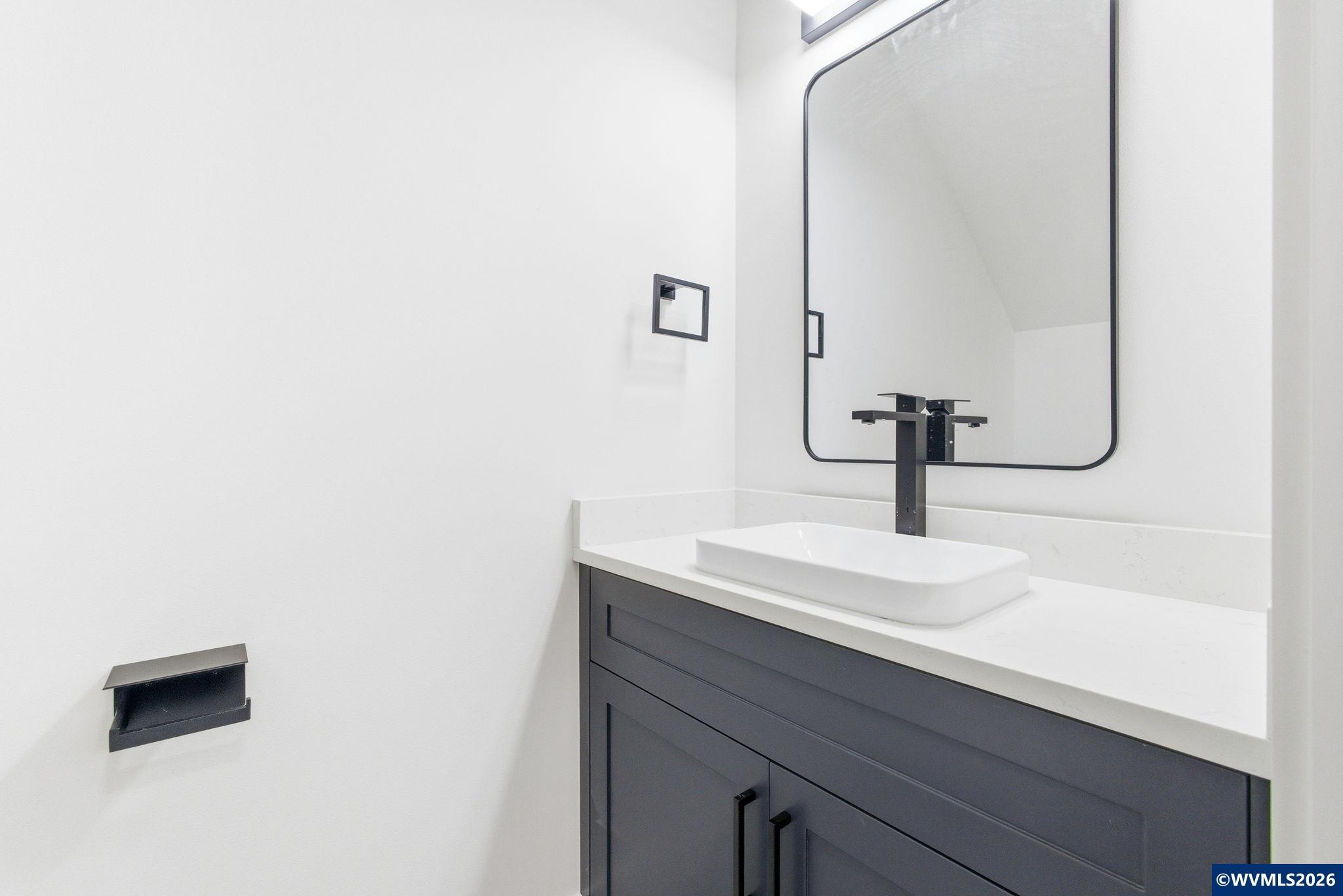 300 & 302 Seven Oaks Ln