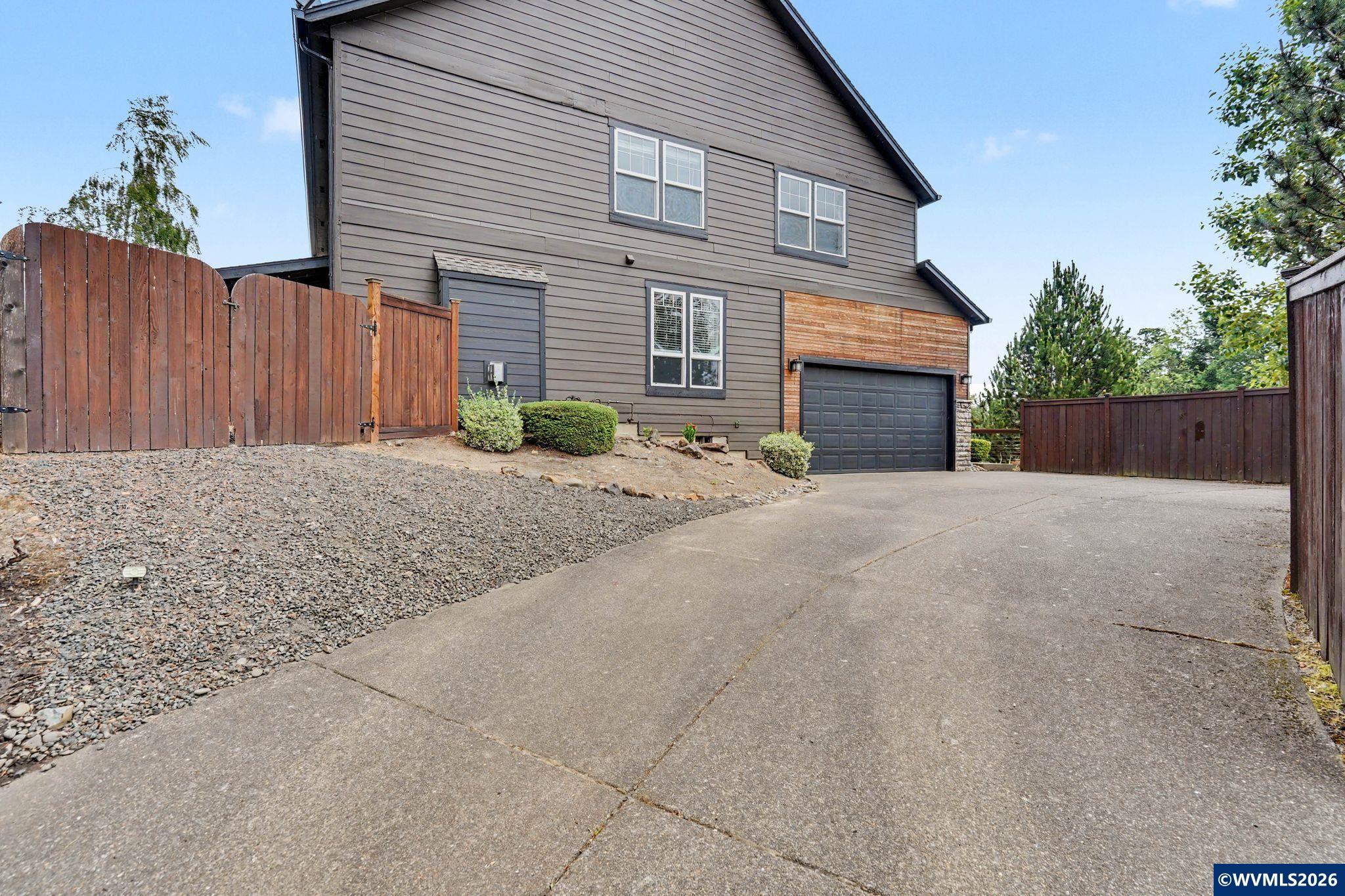 1321 Chapman Hill Dr NW