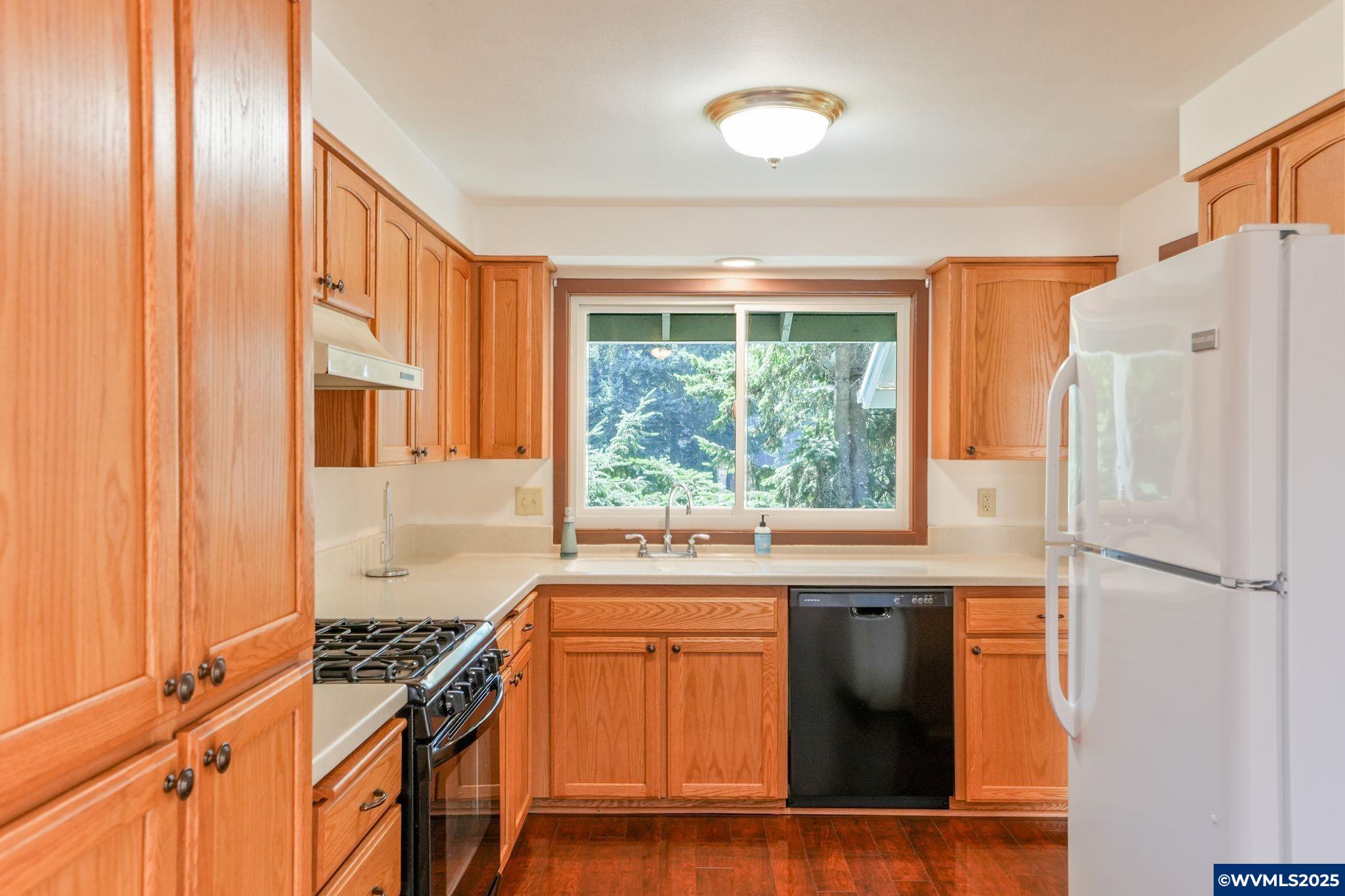 Salem, Oregon 97304, United States, 3 Bedrooms Bedrooms, ,2 BathroomsBathrooms,Residential,Pending,190554