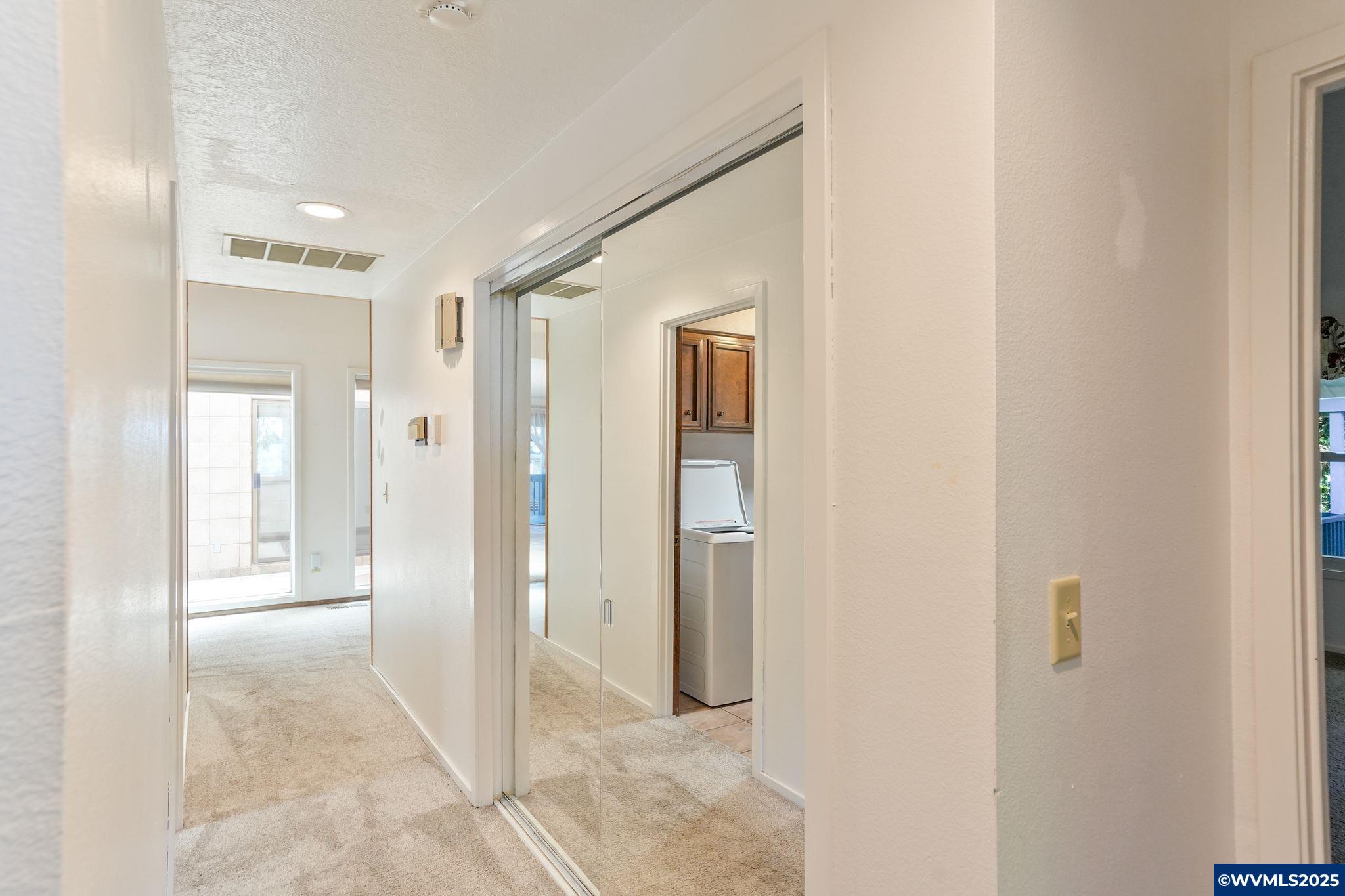 Salem, Oregon 97304, United States, 3 Bedrooms Bedrooms, ,2 BathroomsBathrooms,Residential,Pending,190554