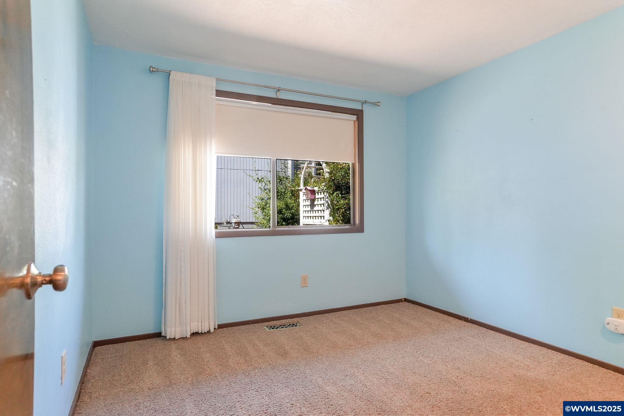 Salem, Oregon 97304, United States, 3 Bedrooms Bedrooms, ,2 BathroomsBathrooms,Residential,Pending,190554