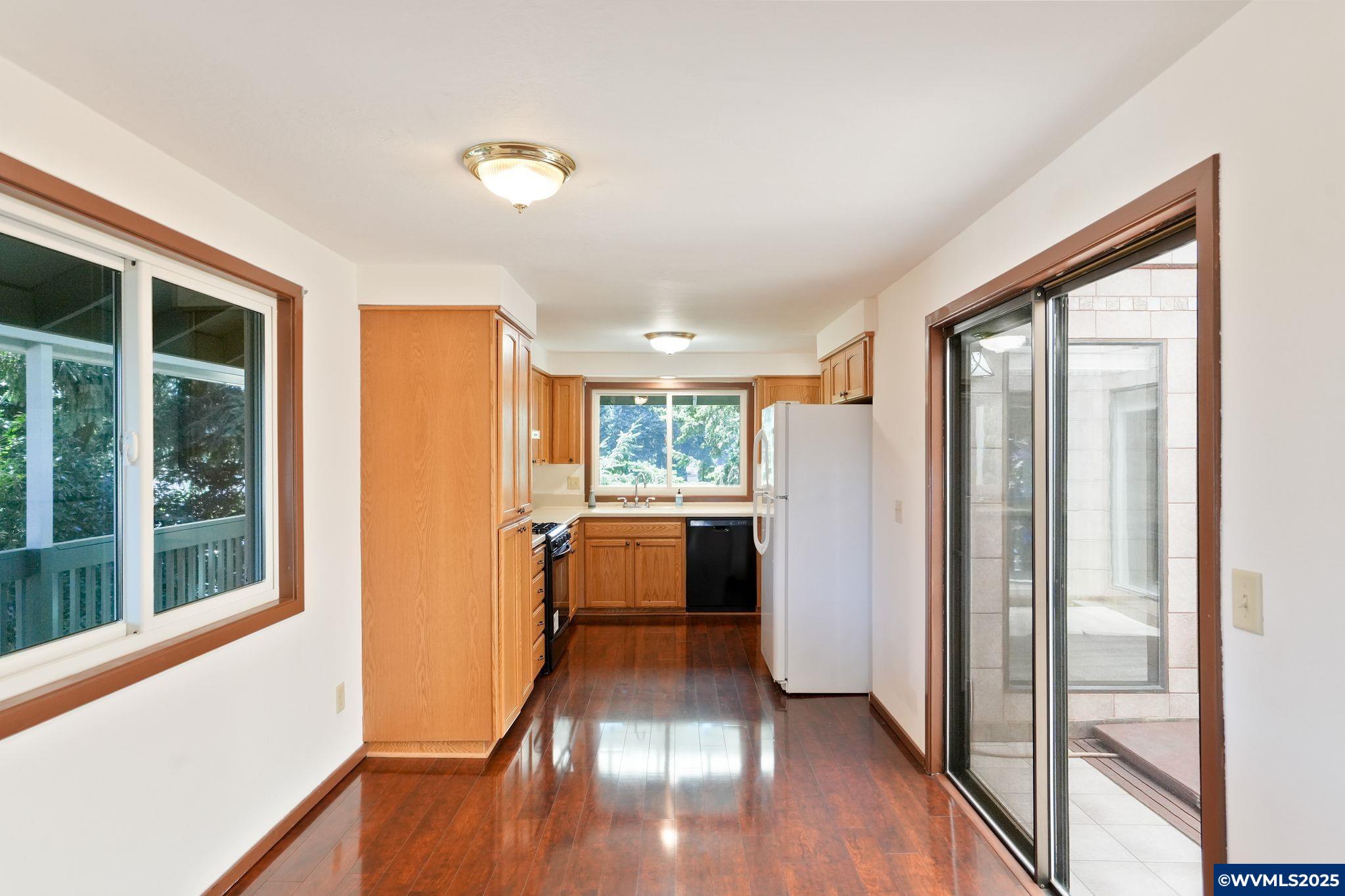 Salem, Oregon 97304, United States, 3 Bedrooms Bedrooms, ,2 BathroomsBathrooms,Residential,Pending,190554