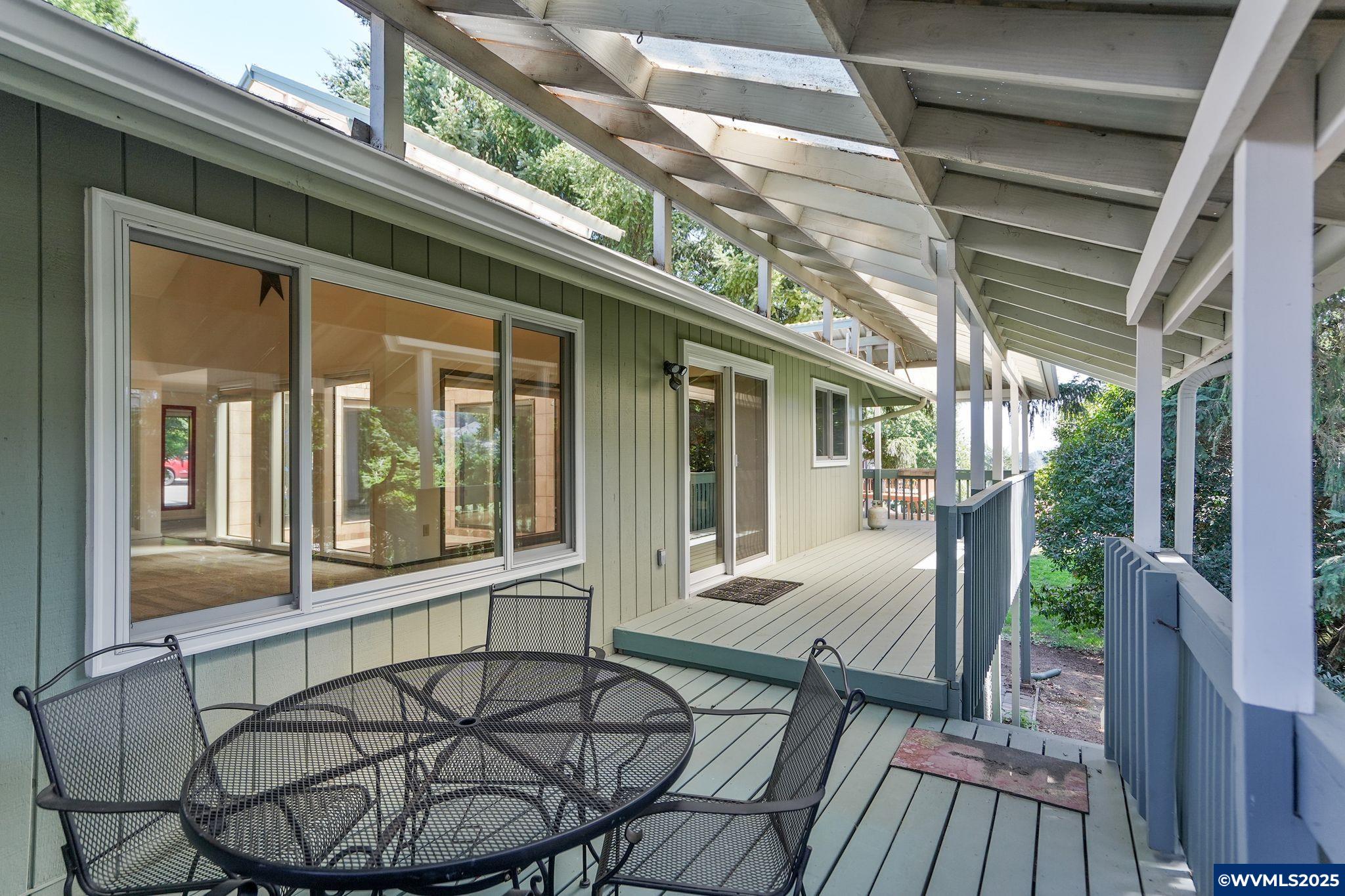 Salem, Oregon 97304, United States, 3 Bedrooms Bedrooms, ,2 BathroomsBathrooms,Residential,Pending,190554