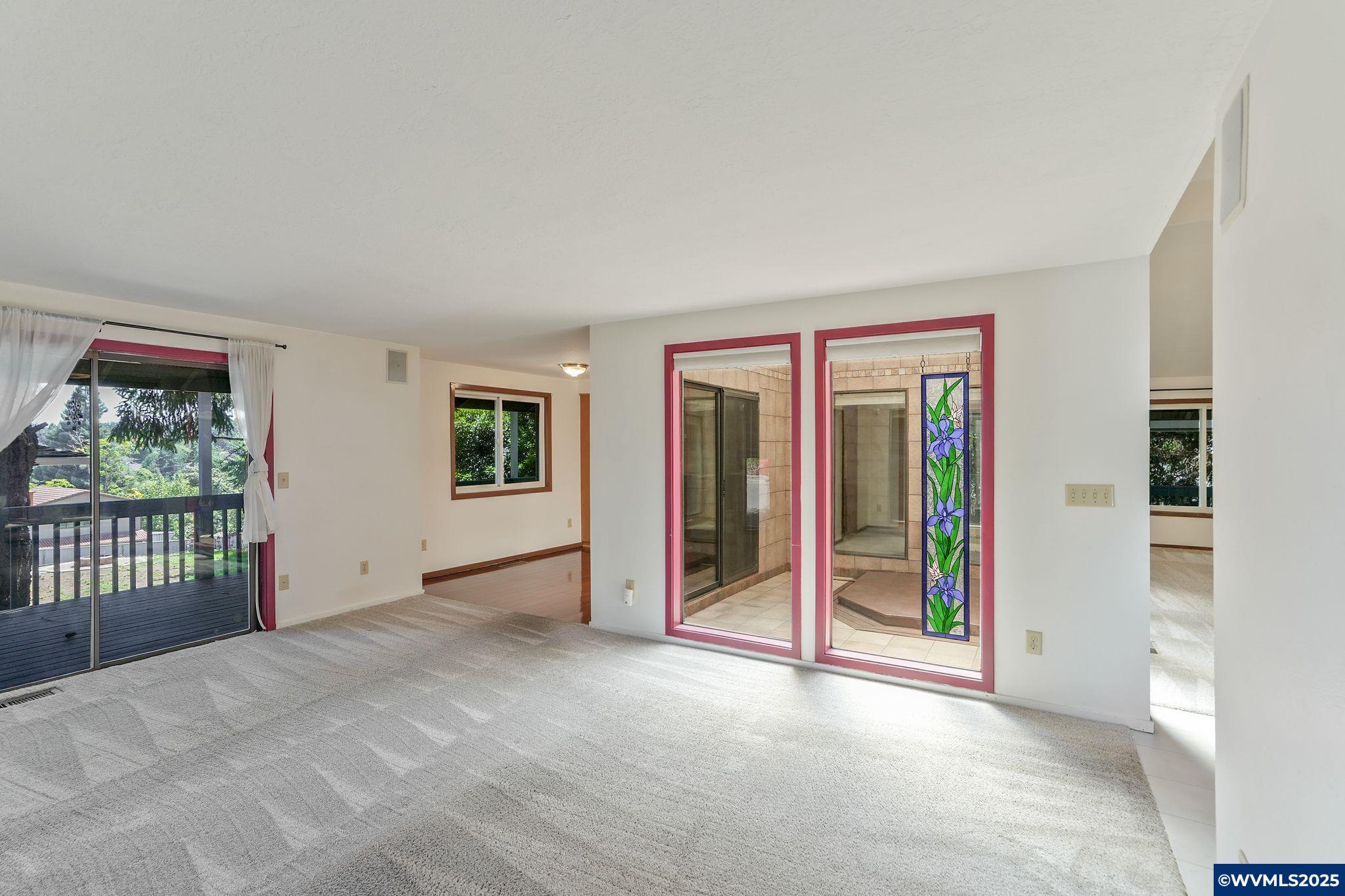 Salem, Oregon 97304, United States, 3 Bedrooms Bedrooms, ,2 BathroomsBathrooms,Residential,Pending,190554