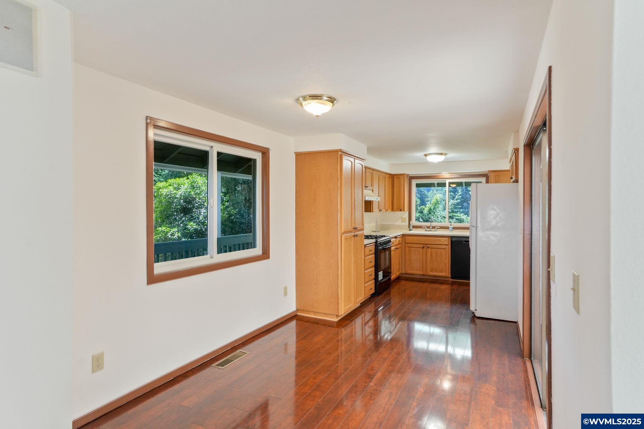 Salem, Oregon 97304, United States, 3 Bedrooms Bedrooms, ,2 BathroomsBathrooms,Residential,Pending,190554