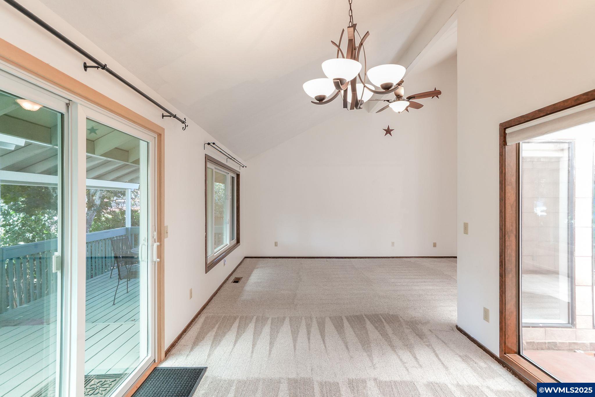 Salem, Oregon 97304, United States, 3 Bedrooms Bedrooms, ,2 BathroomsBathrooms,Residential,Pending,190554