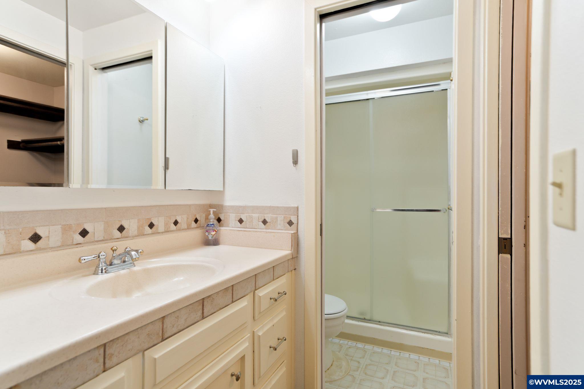 Salem, Oregon 97304, United States, 3 Bedrooms Bedrooms, ,2 BathroomsBathrooms,Residential,Pending,190554