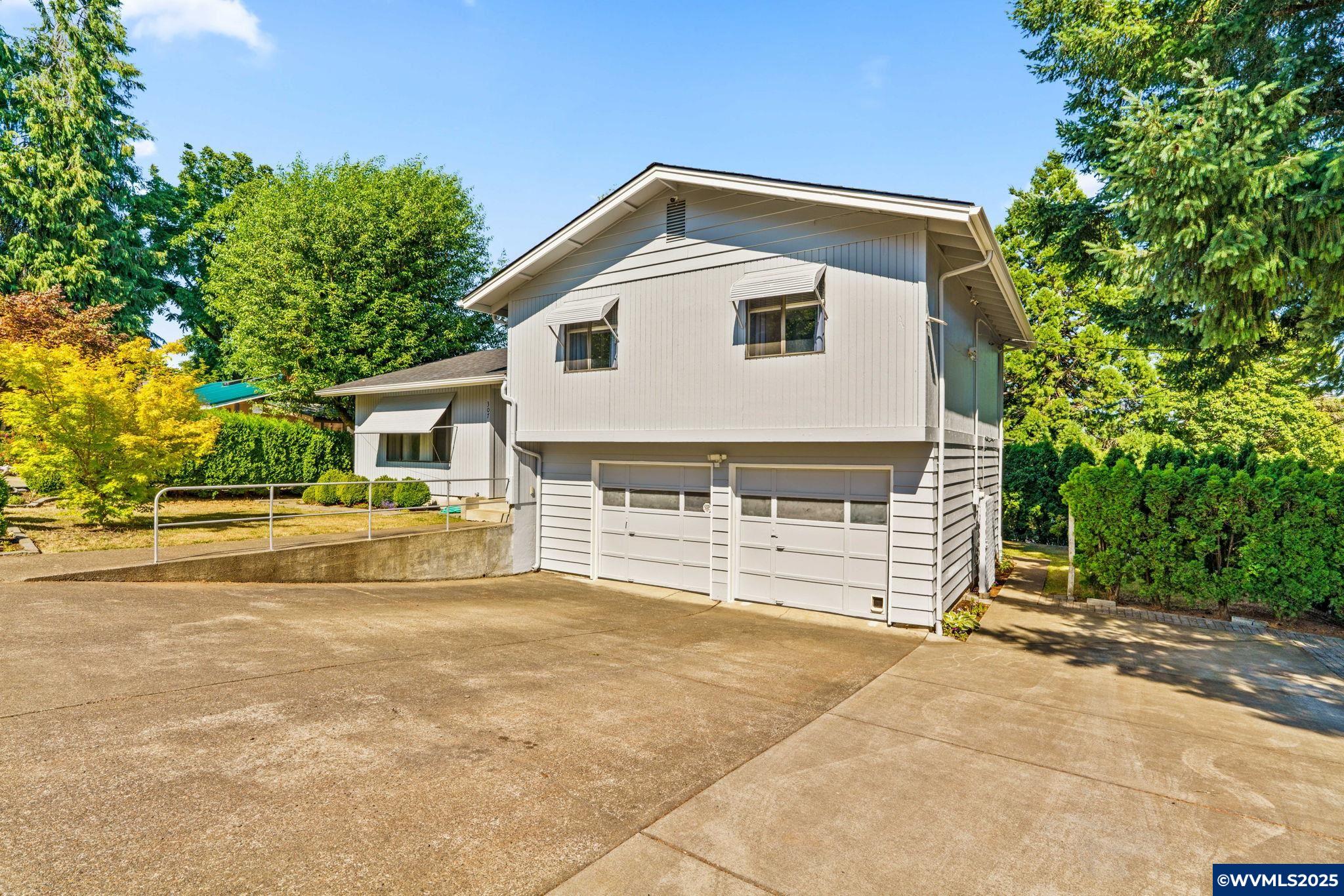 307 N 10th St