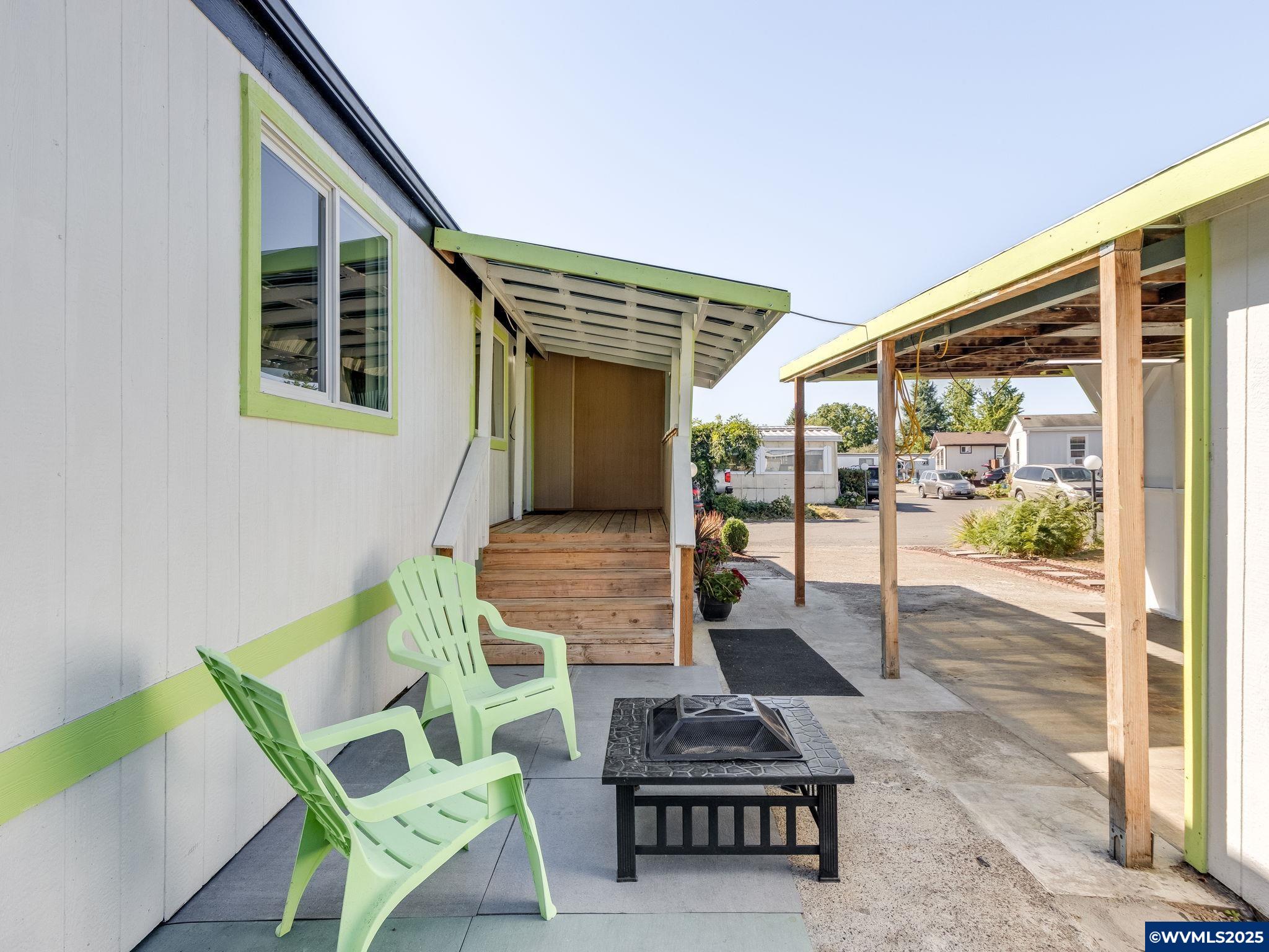 612 N Cascade #23 Dr