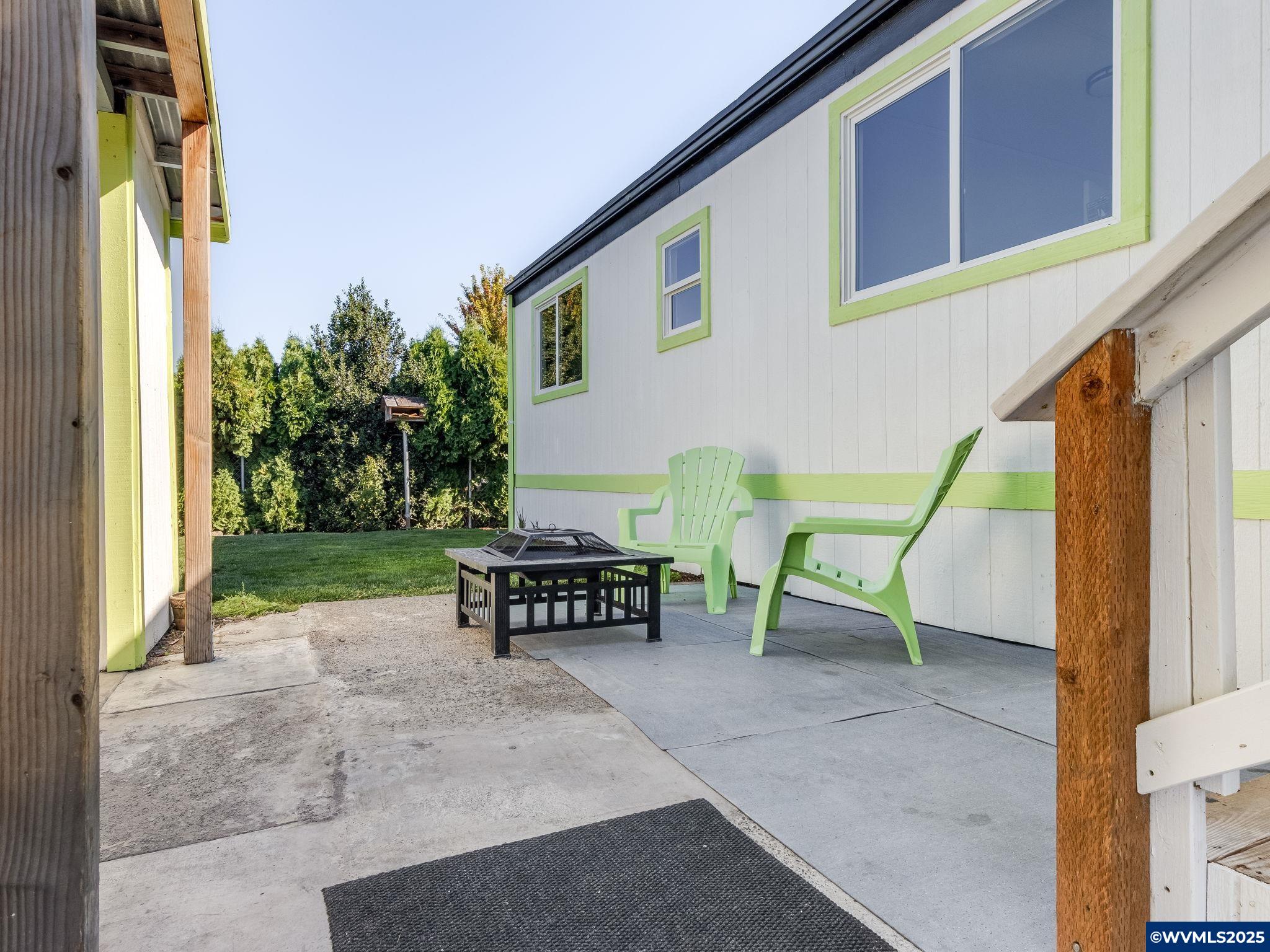 612 N Cascade #23 Dr