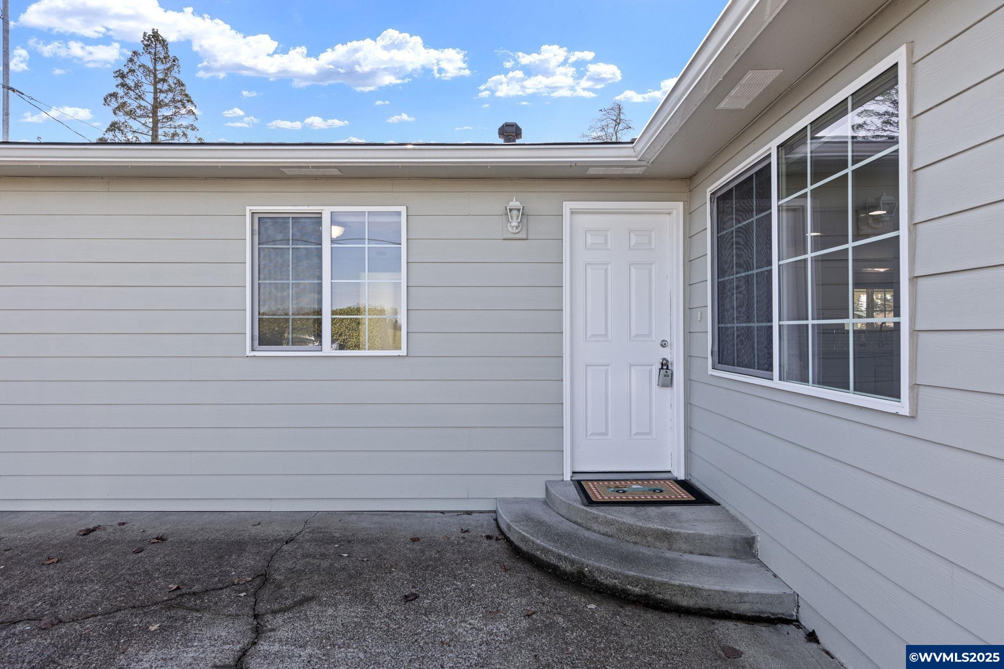 3920 Grand Prairie Rd SE