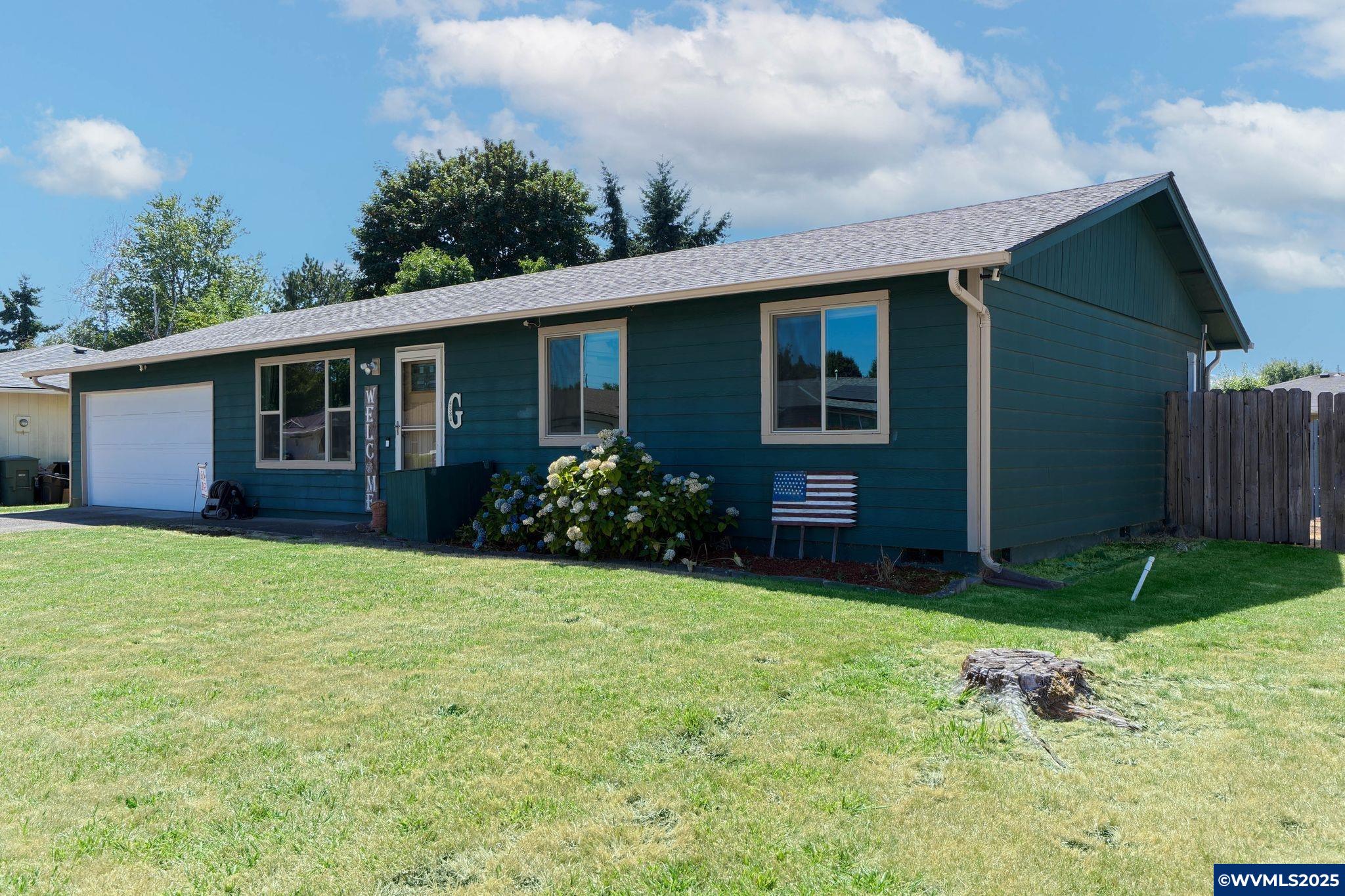 4384 Burlington Lp NE