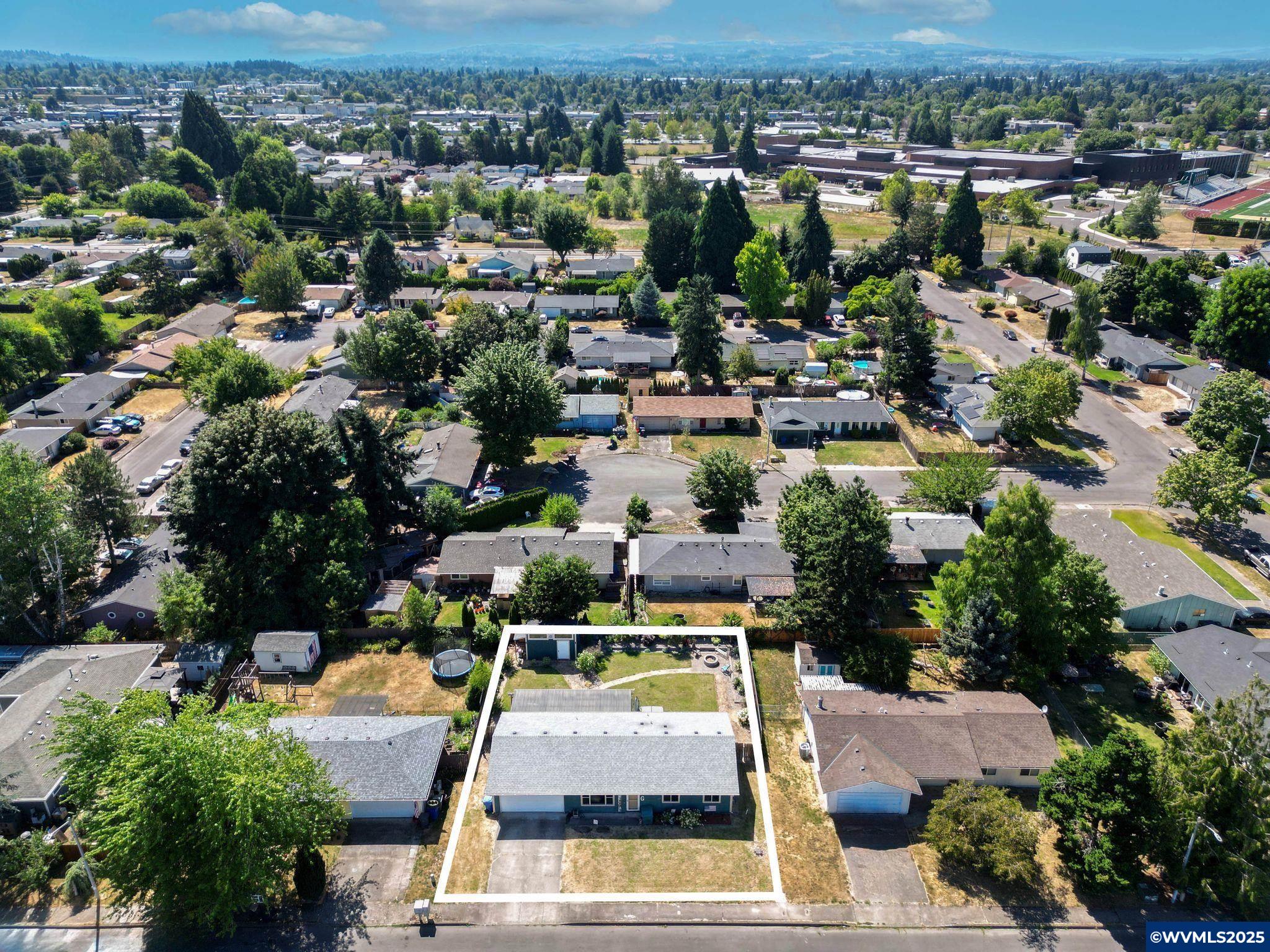 4384 Burlington Lp NE