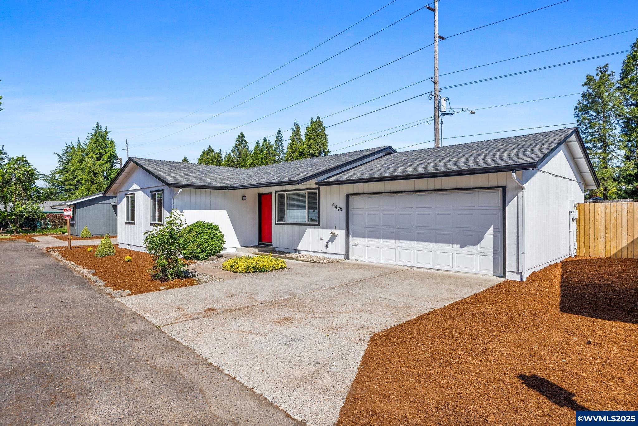 5479 Newberg Dr N