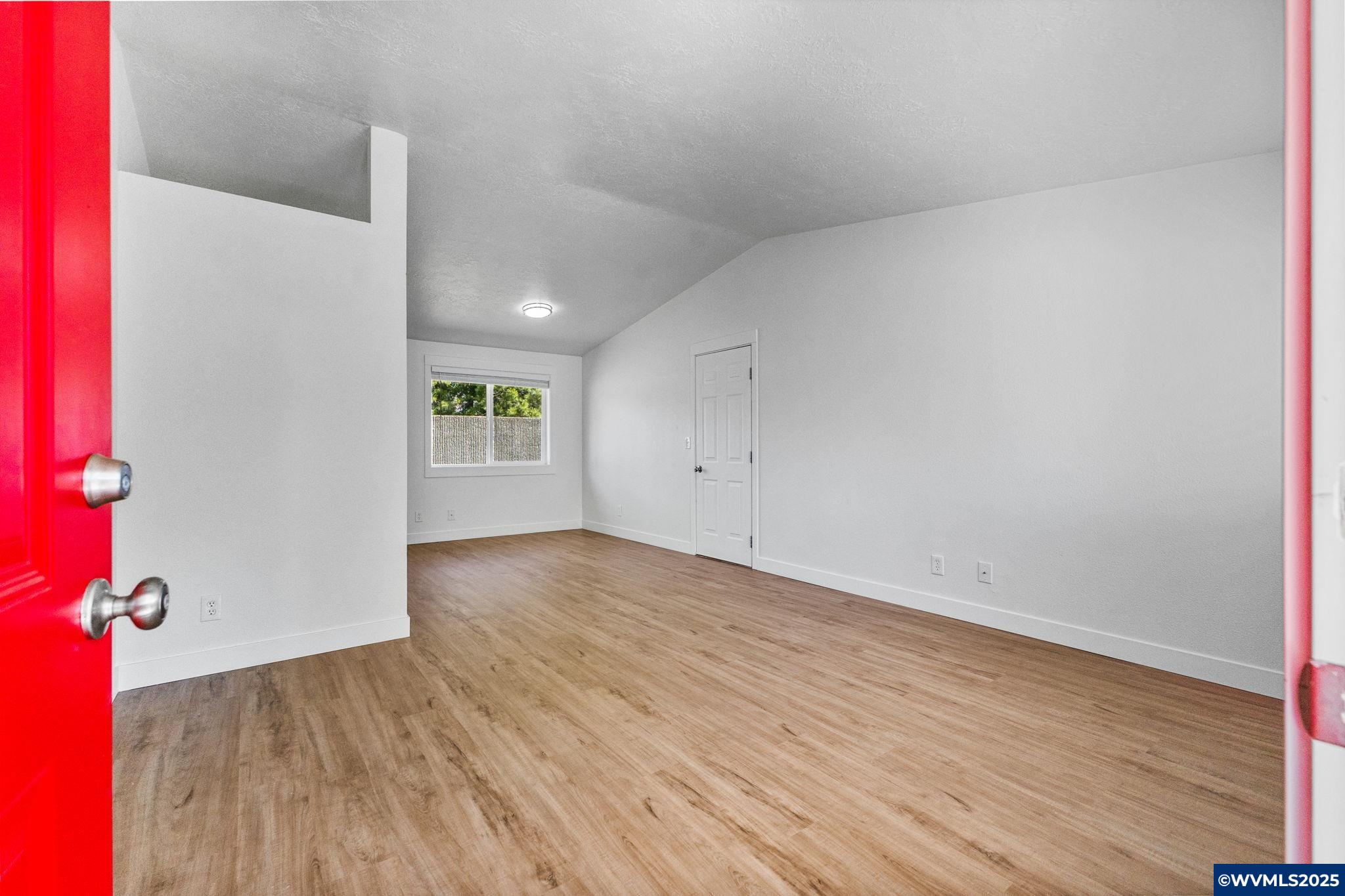 5479 Newberg Dr N