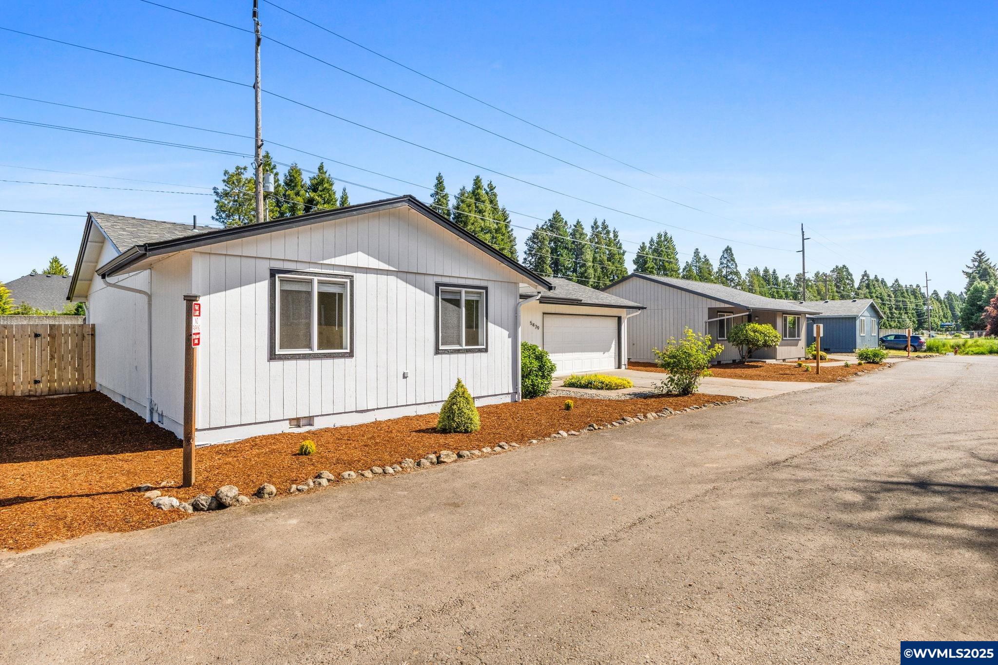 5479 Newberg Dr N