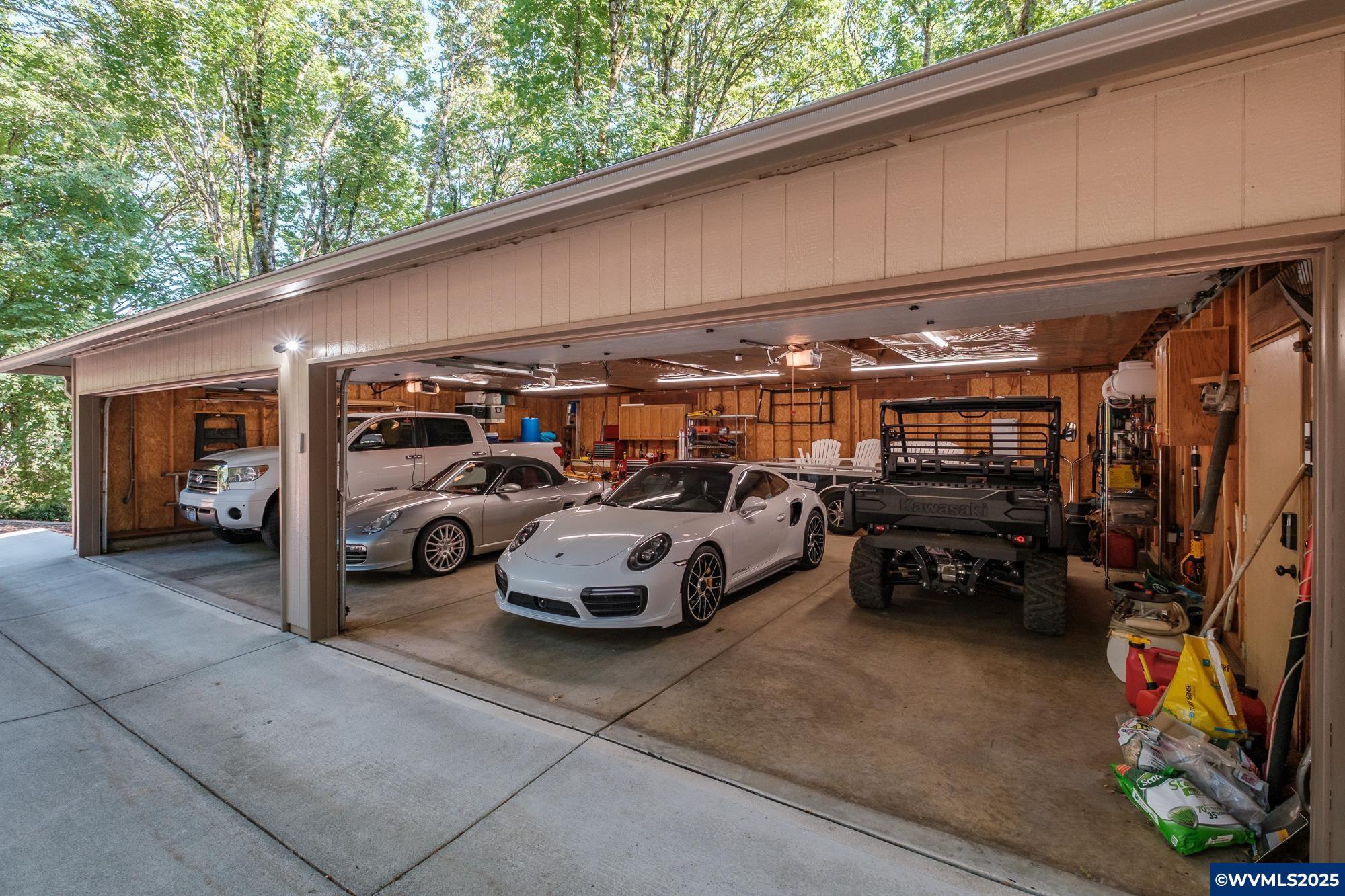 341 Maple Hill Dr NW