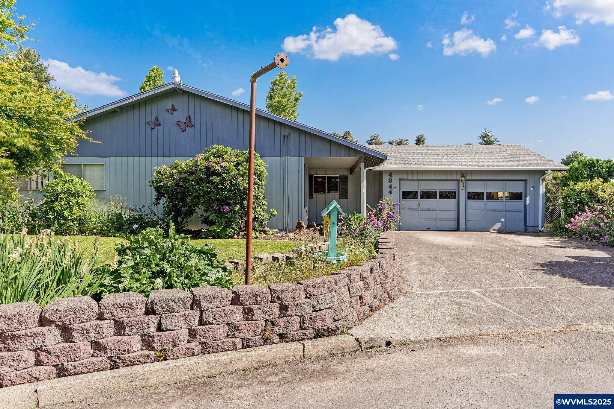 4844 Driftwood Ct NE