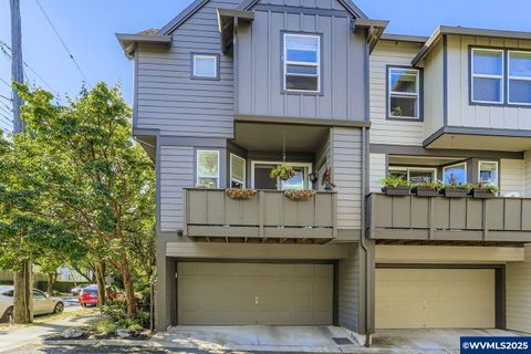 8805 SE 13th Av Portland OR 97202